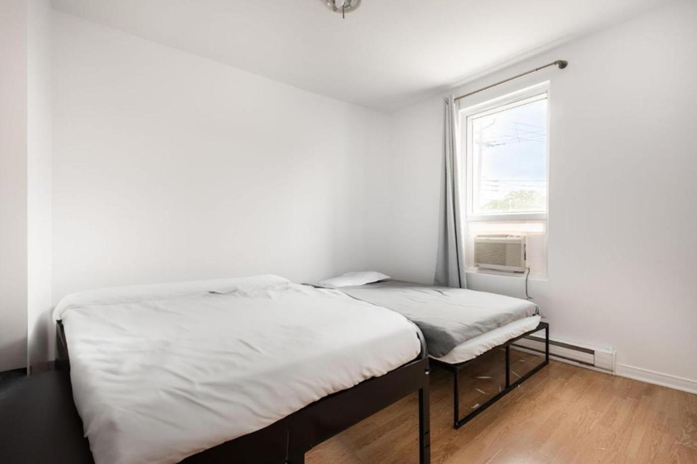 2 bedroom apartment near St-Lawrence River - 1007