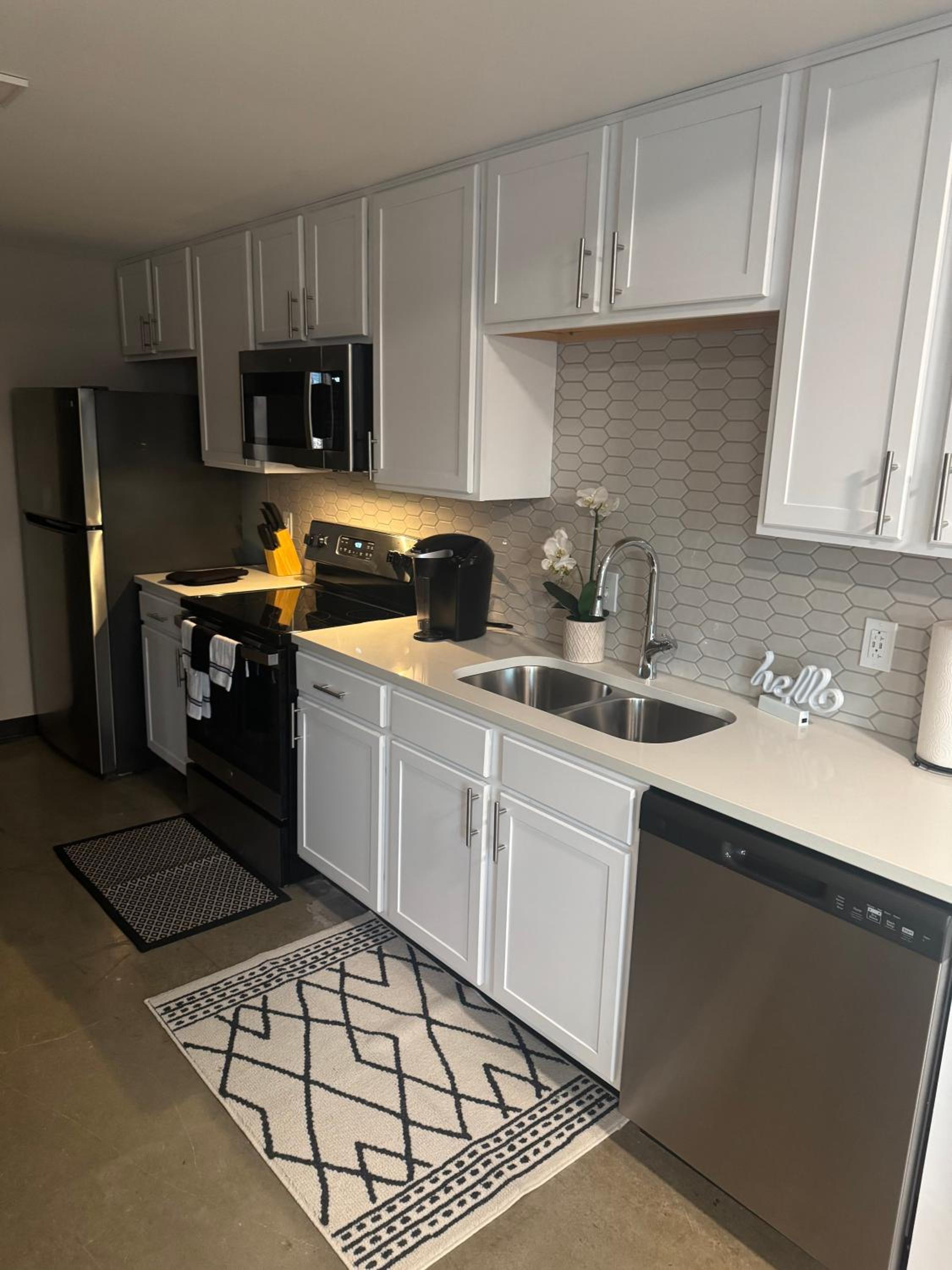 Birmingham Vacations - The Chic Chateau Condominium - Property Image 5