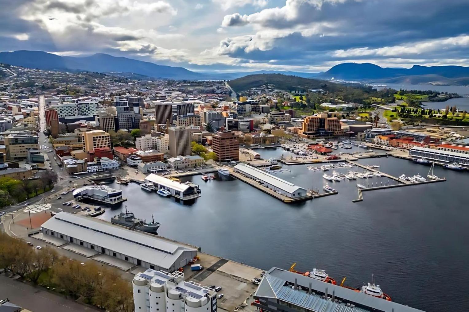 Gibson Mill waterfront loft apartment - 303