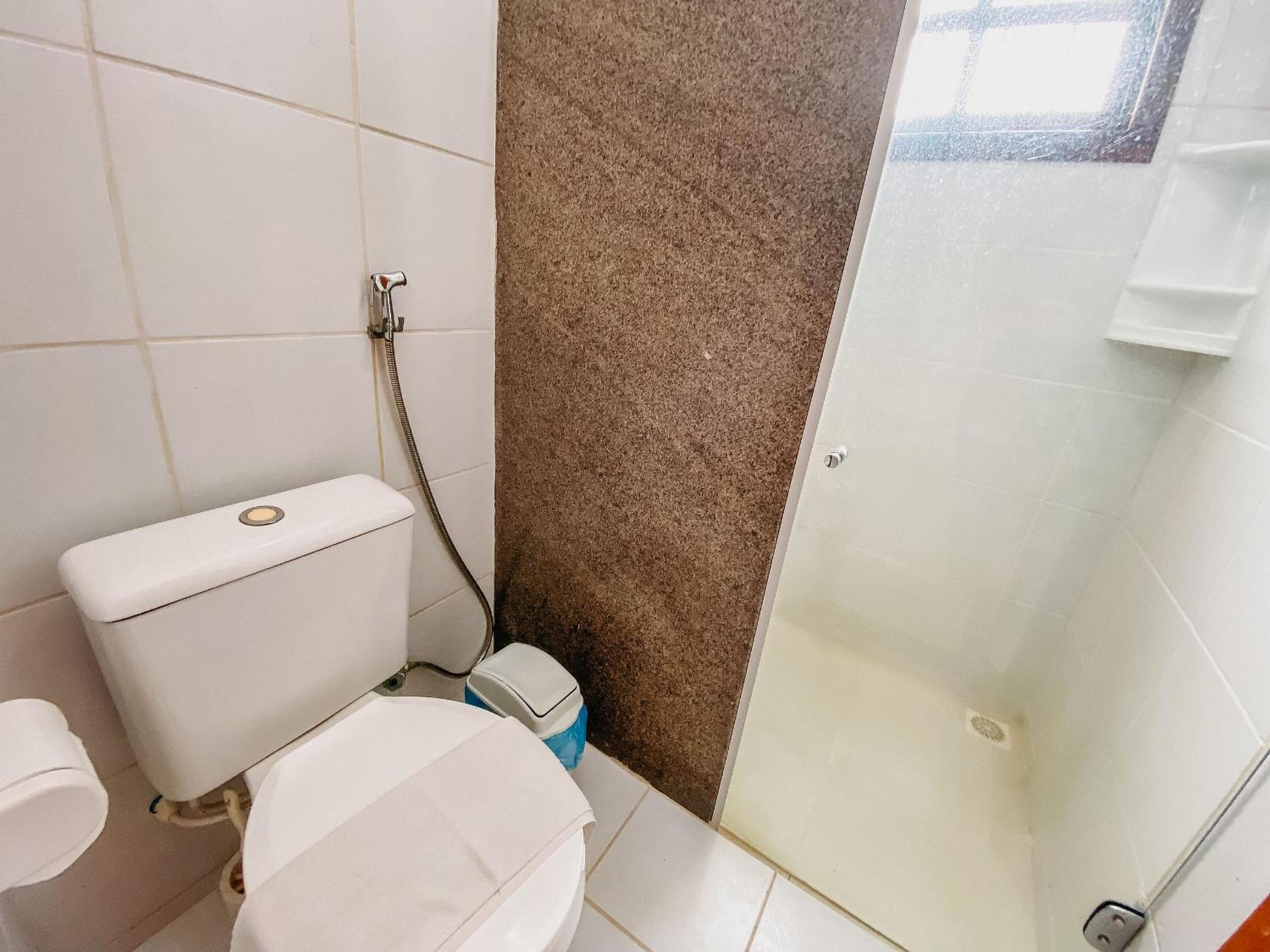 Casas no Residencial Mont Sinai com 2 ou 3 suítes (todas com ar), internet privativa 300MBPS a aproximadamento 250m da Praia de Taperapuã, condomínio com p