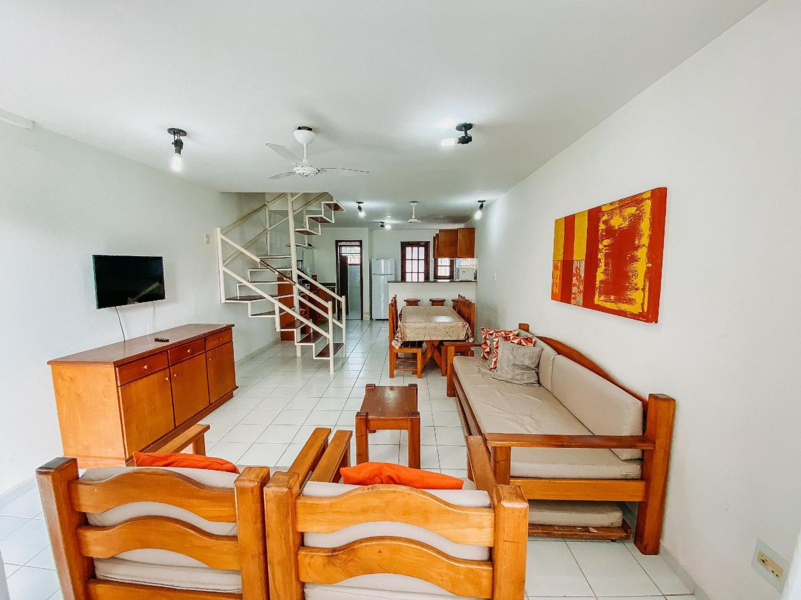 Casas no Residencial Mont Sinai com 2 ou 3 suítes (todas com ar), internet privativa 300MBPS a aproximadamento 250m da Praia de Taperapuã, condomínio com p