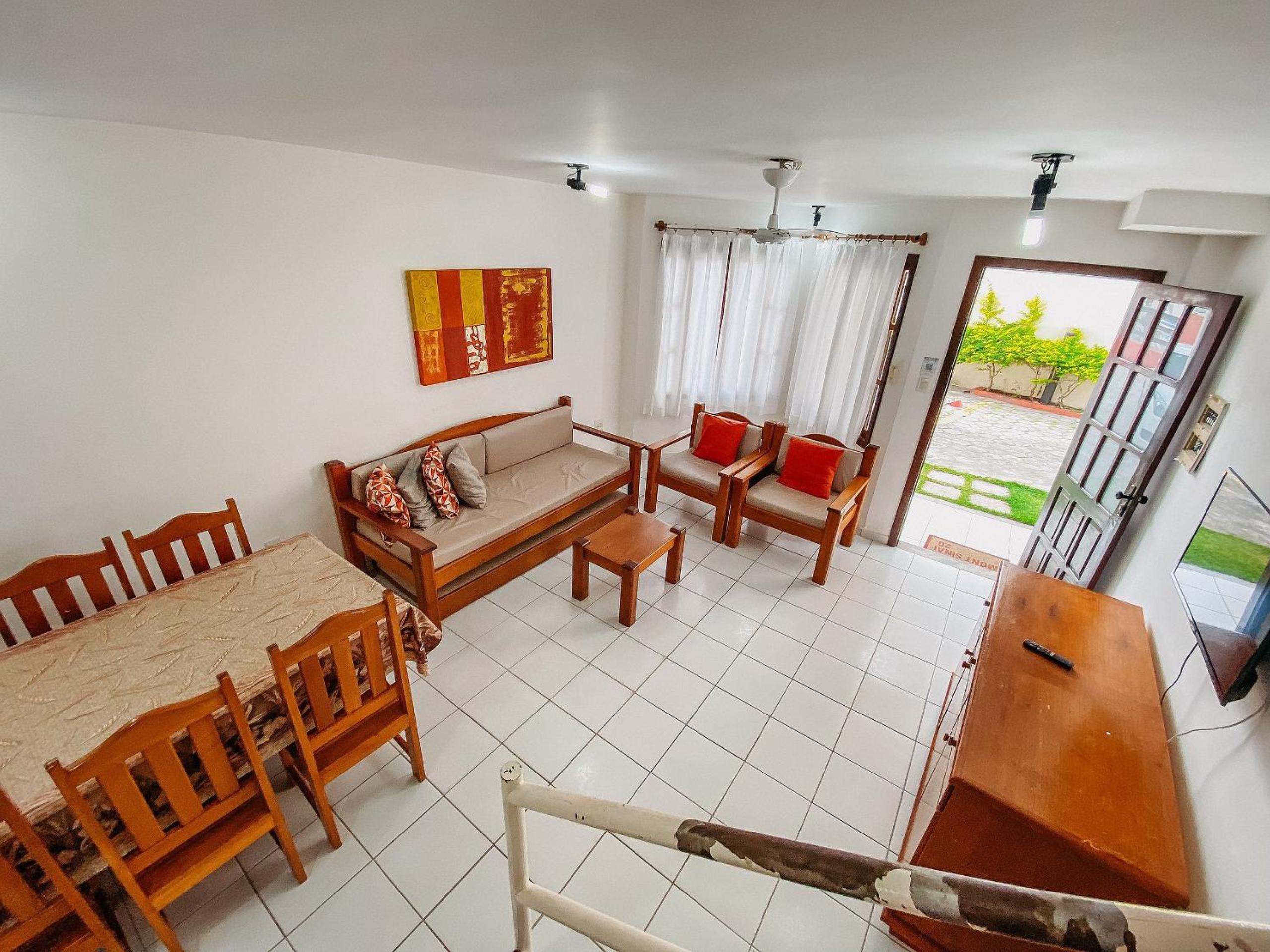 Casas no Residencial Mont Sinai com 2 ou 3 suítes (todas com ar), internet privativa 300MBPS a aproximadamento 250m da Praia de Taperapuã, condomínio com p