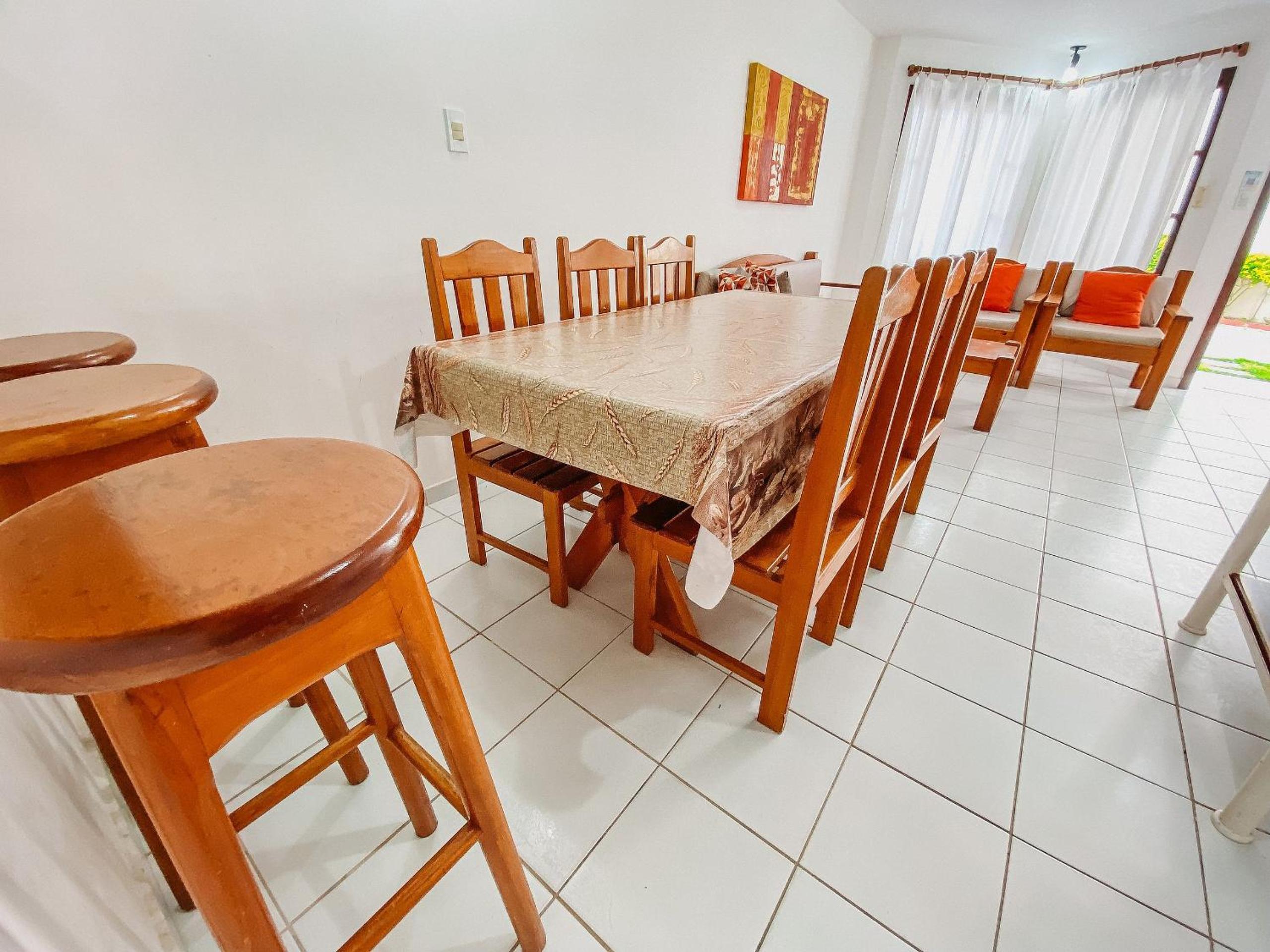 Casas no Residencial Mont Sinai com 2 ou 3 suítes (todas com ar), internet privativa 300MBPS a aproximadamento 250m da Praia de Taperapuã, condomínio com p