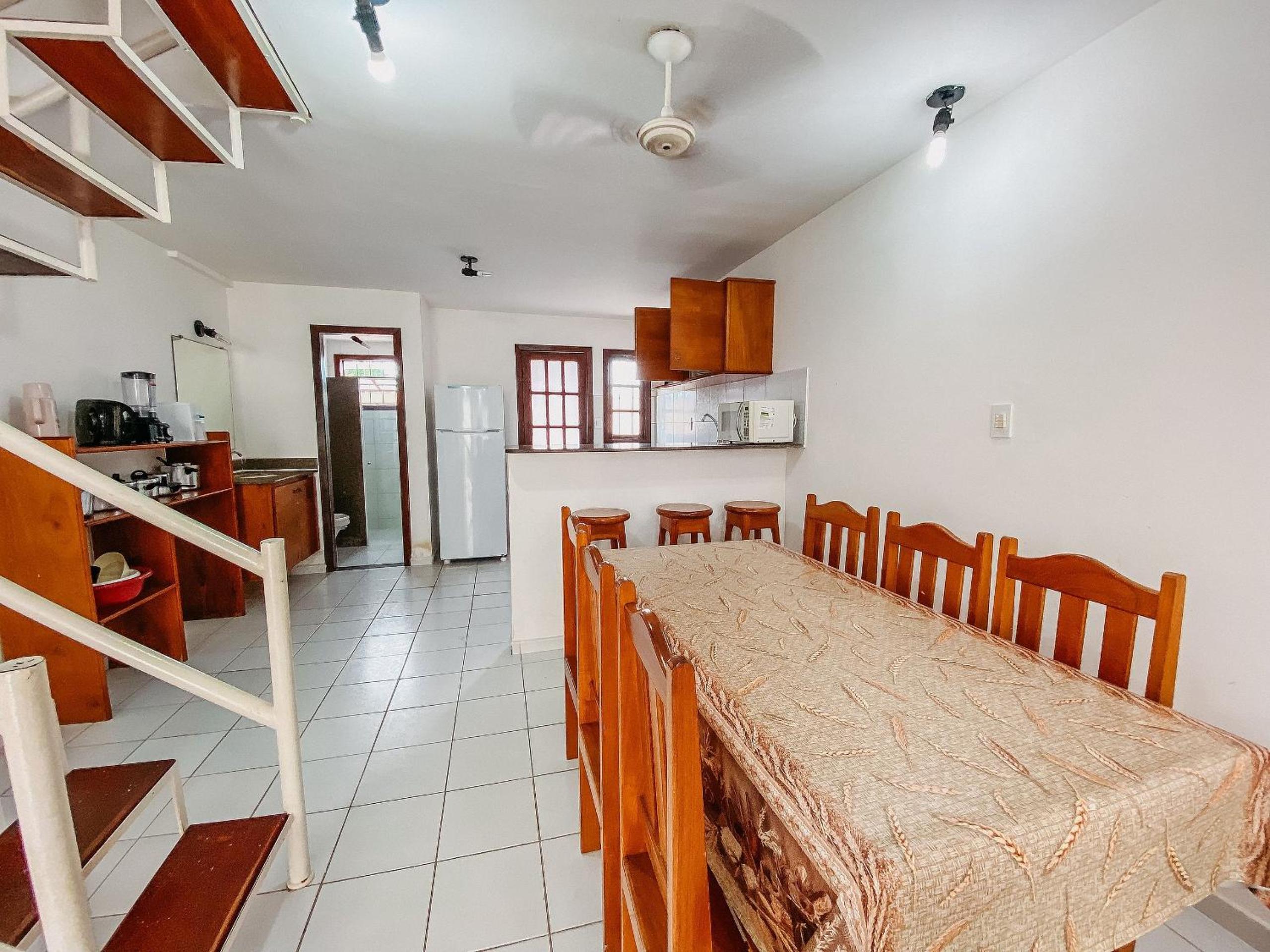 Casas no Residencial Mont Sinai com 2 ou 3 suítes (todas com ar), internet privativa 300MBPS a aproximadamento 250m da Praia de Taperapuã, condomínio com p