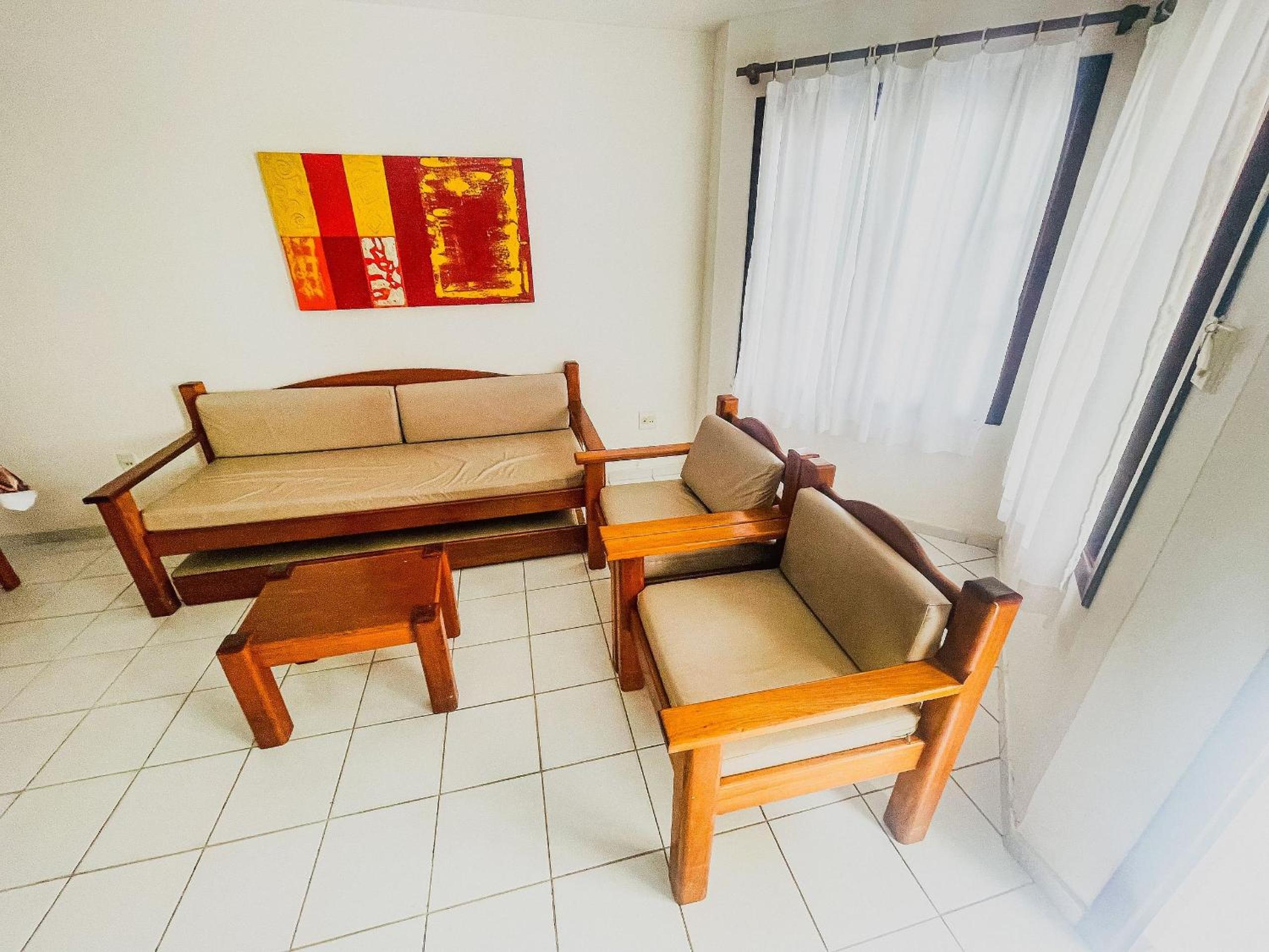 Casas no Residencial Mont Sinai com 2 ou 3 suítes (todas com ar), internet privativa 300MBPS a aproximadamento 250m da Praia de Taperapuã, condomínio com p