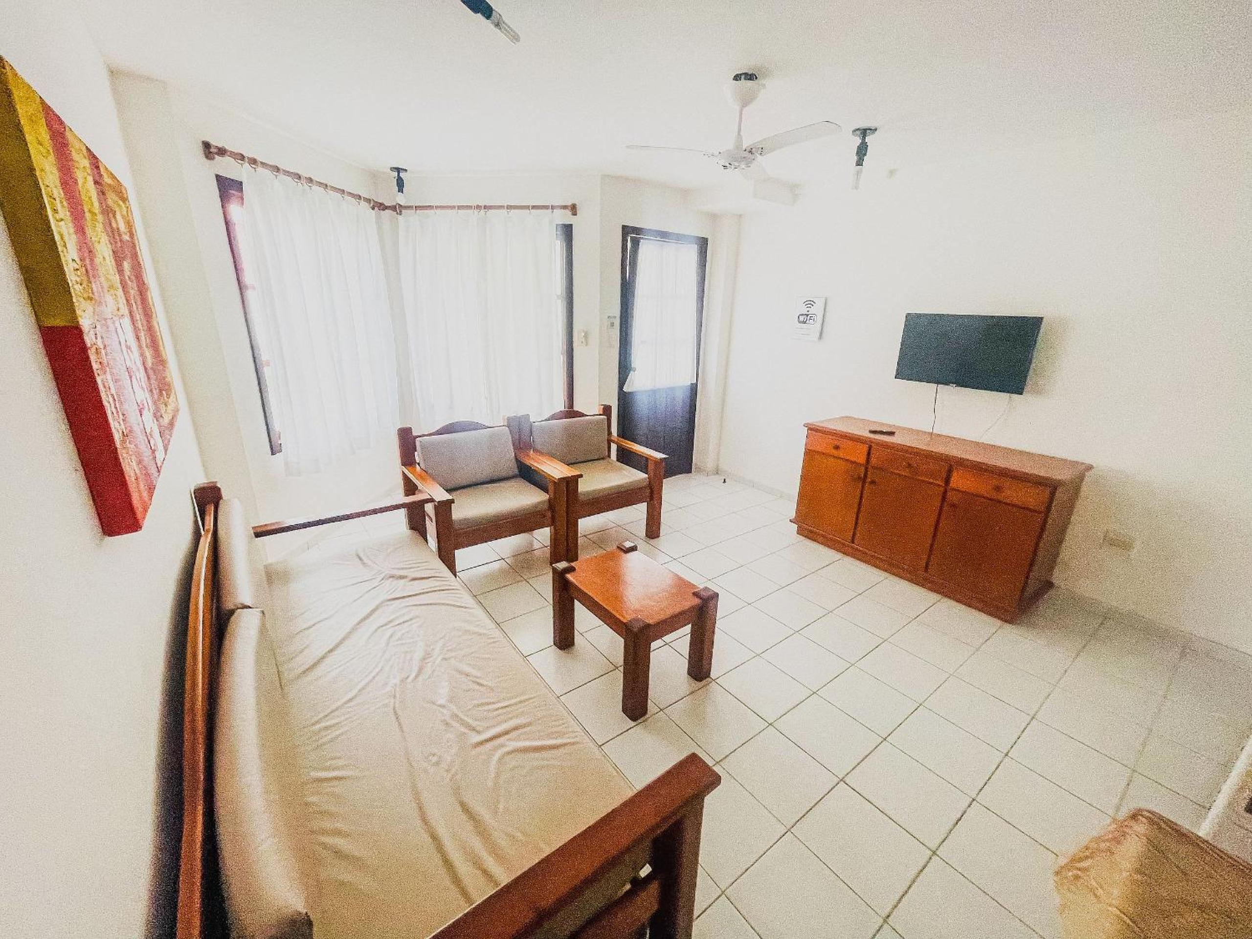 Casas no Residencial Mont Sinai com 2 ou 3 suítes (todas com ar), internet privativa 300MBPS a aproximadamento 250m da Praia de Taperapuã, condomínio com p