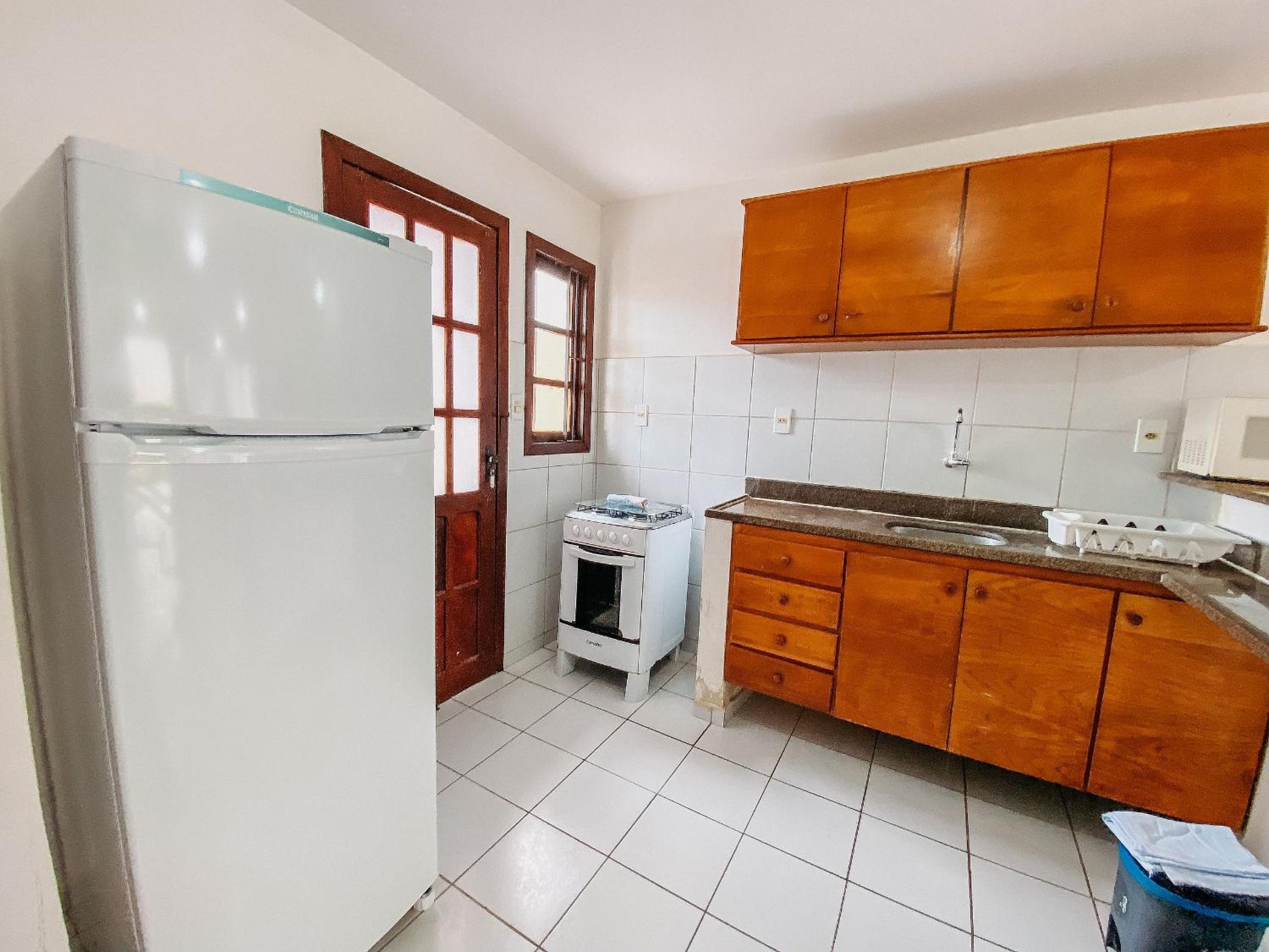 Casas no Residencial Mont Sinai com 2 ou 3 suítes (todas com ar), internet privativa 300MBPS a aproximadamento 250m da Praia de Taperapuã, condomínio com p