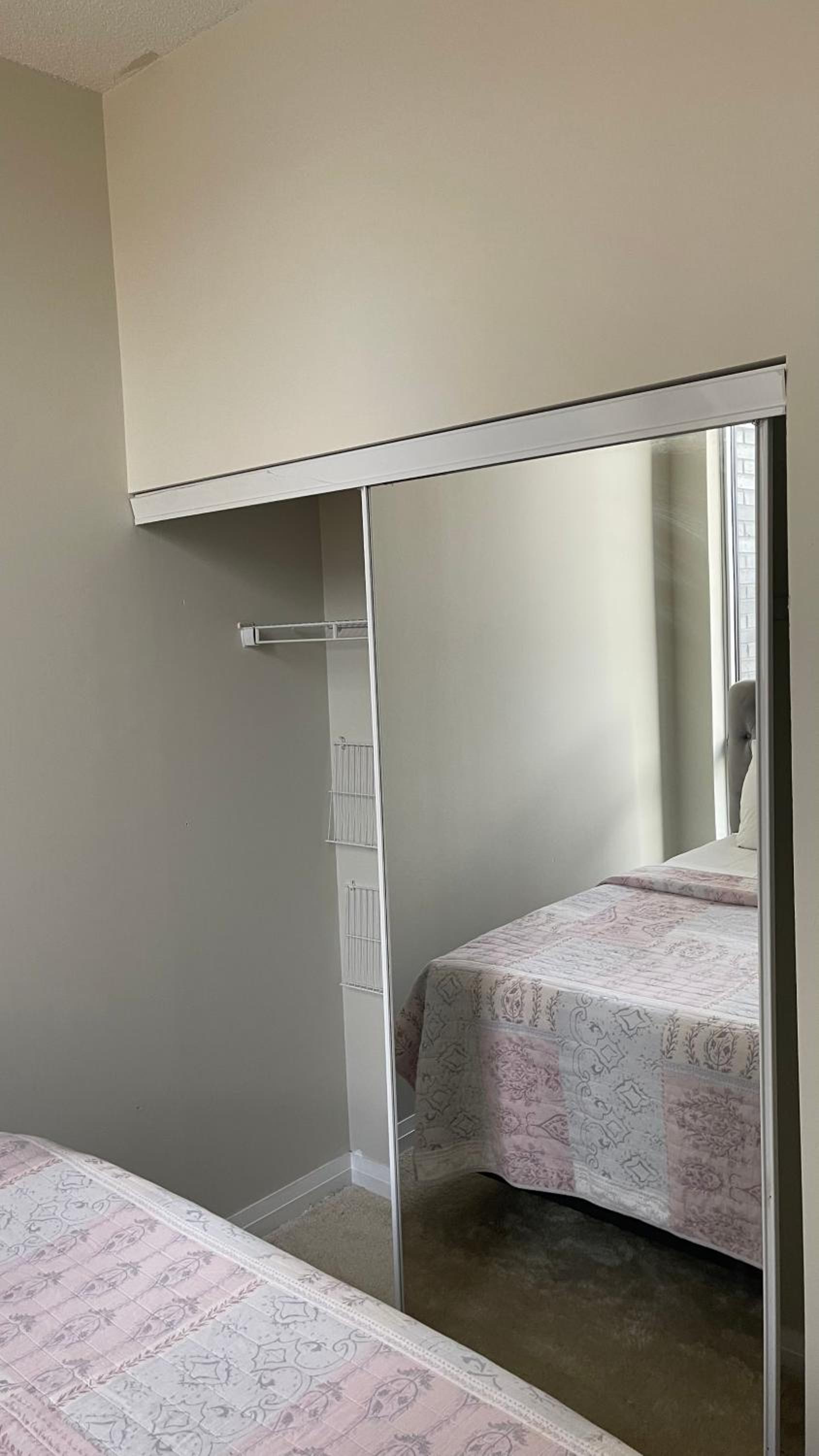 Cozy Room in a Townhouse Mississauga, Ontario canada