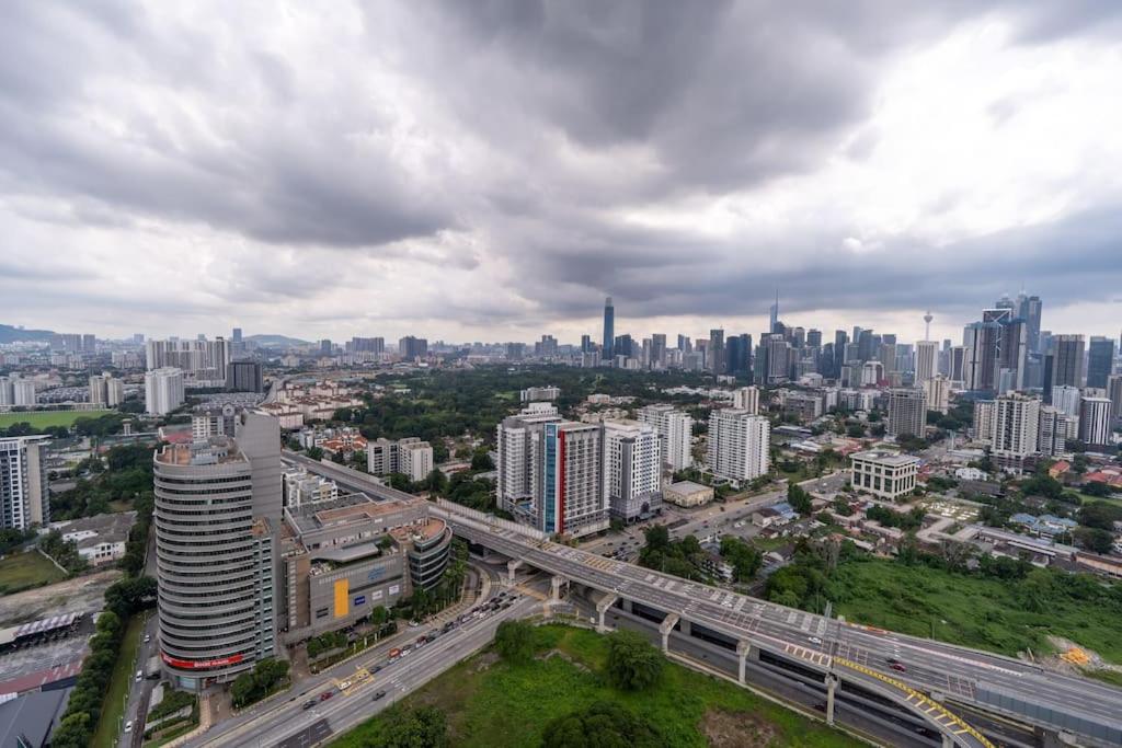Neu Suites By Cozy Unit L30RB 2PAX near KLCC & Jelatek LRT