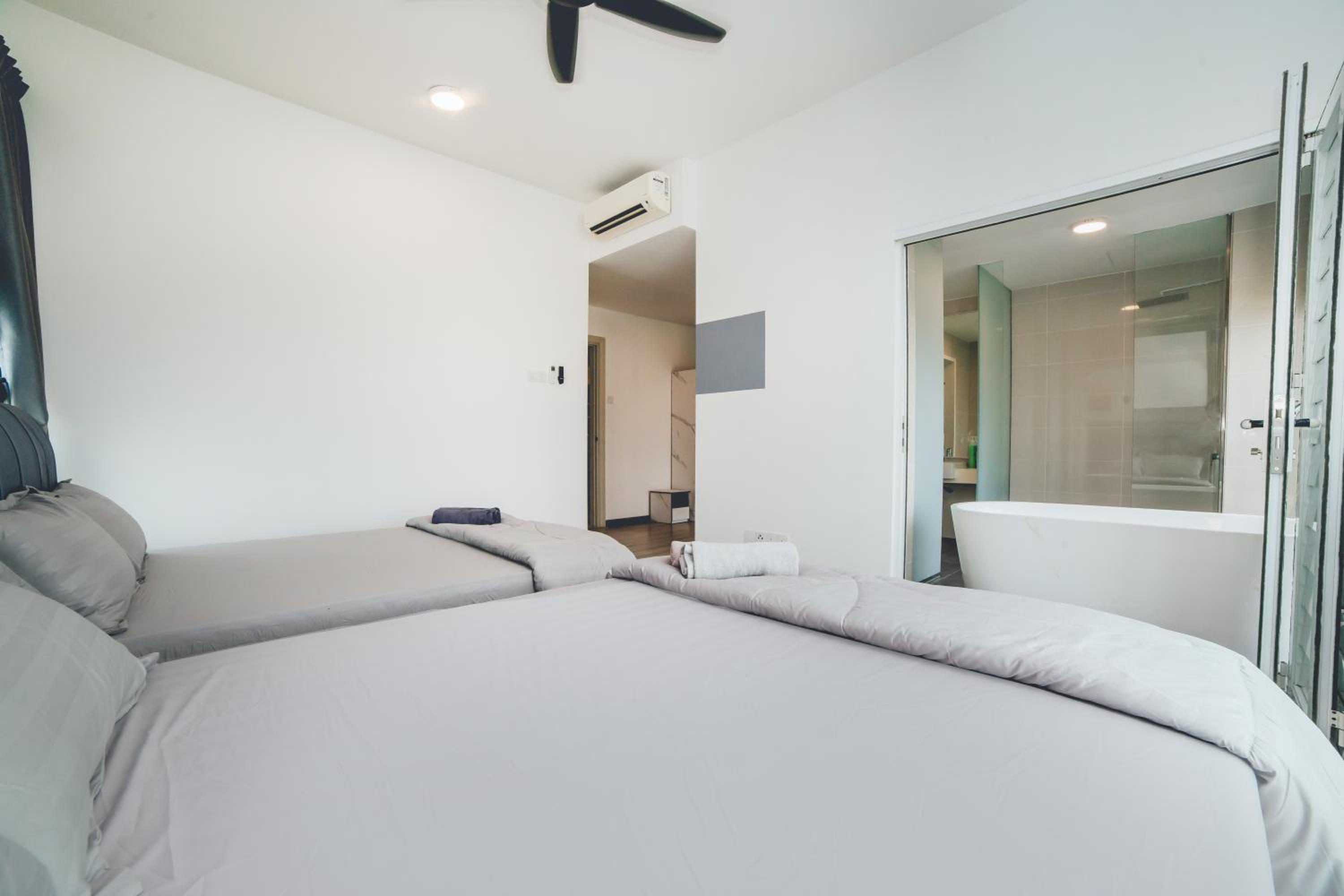 Mosaic Southkey City Calm 3BR8pax Midvalley w Bathub