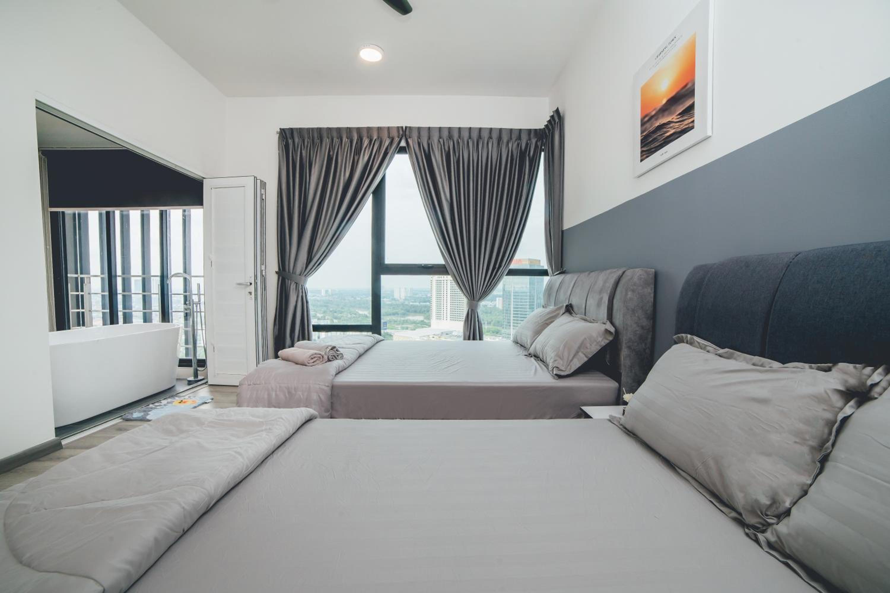 Mosaic Southkey City Calm 3BR8pax Midvalley w Bathub