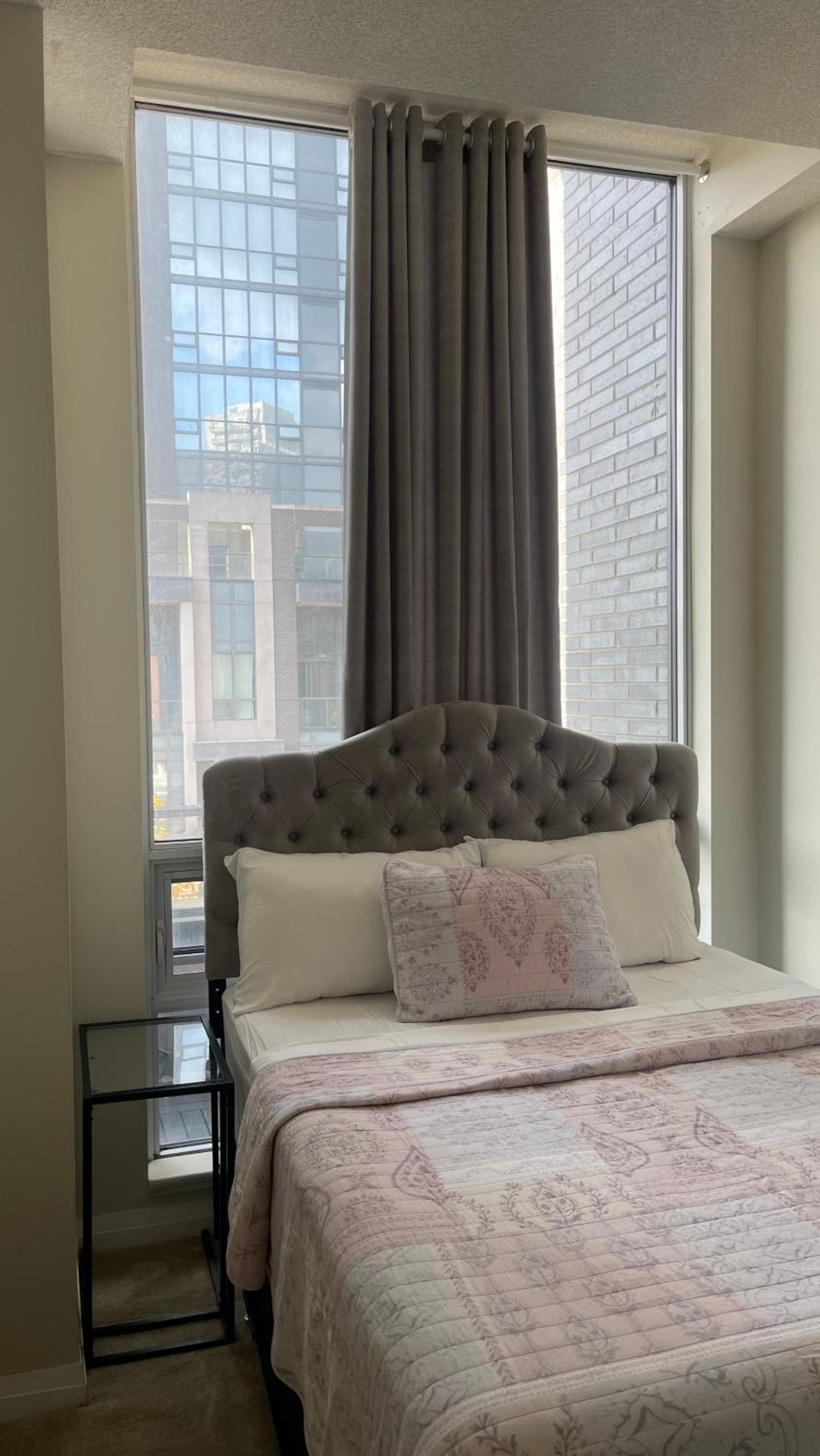 Cozy Room in a Townhouse Mississauga, Ontario canada