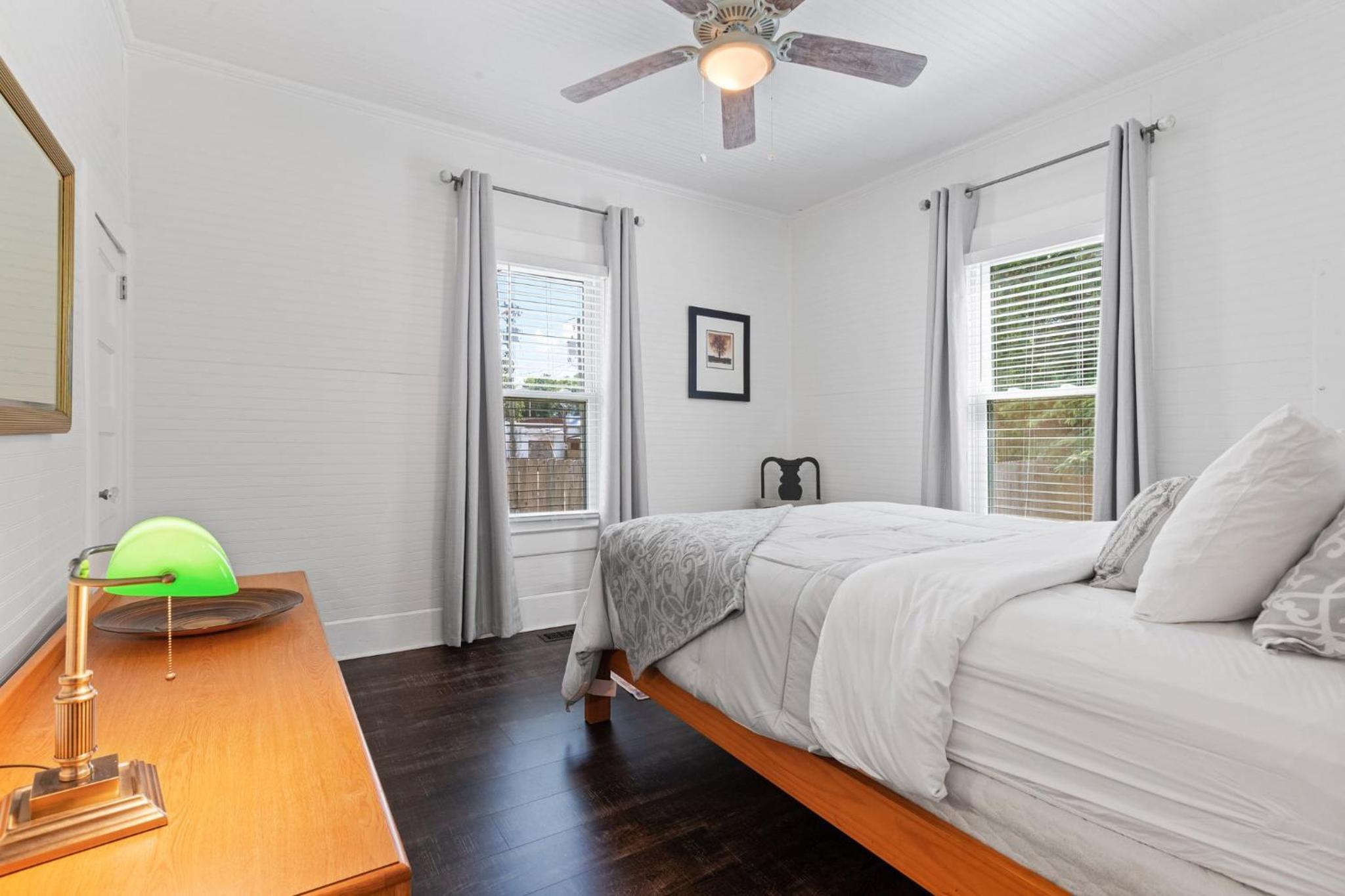 Cozy Downtown Seneca Bungalow