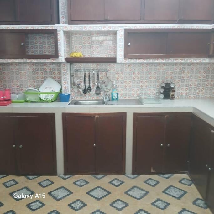 Casa grande cerca al centro