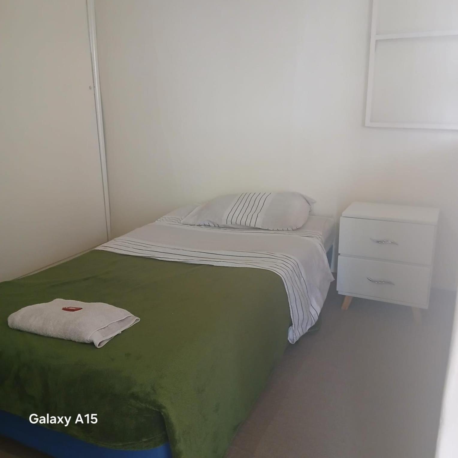 Casa grande cerca al centro