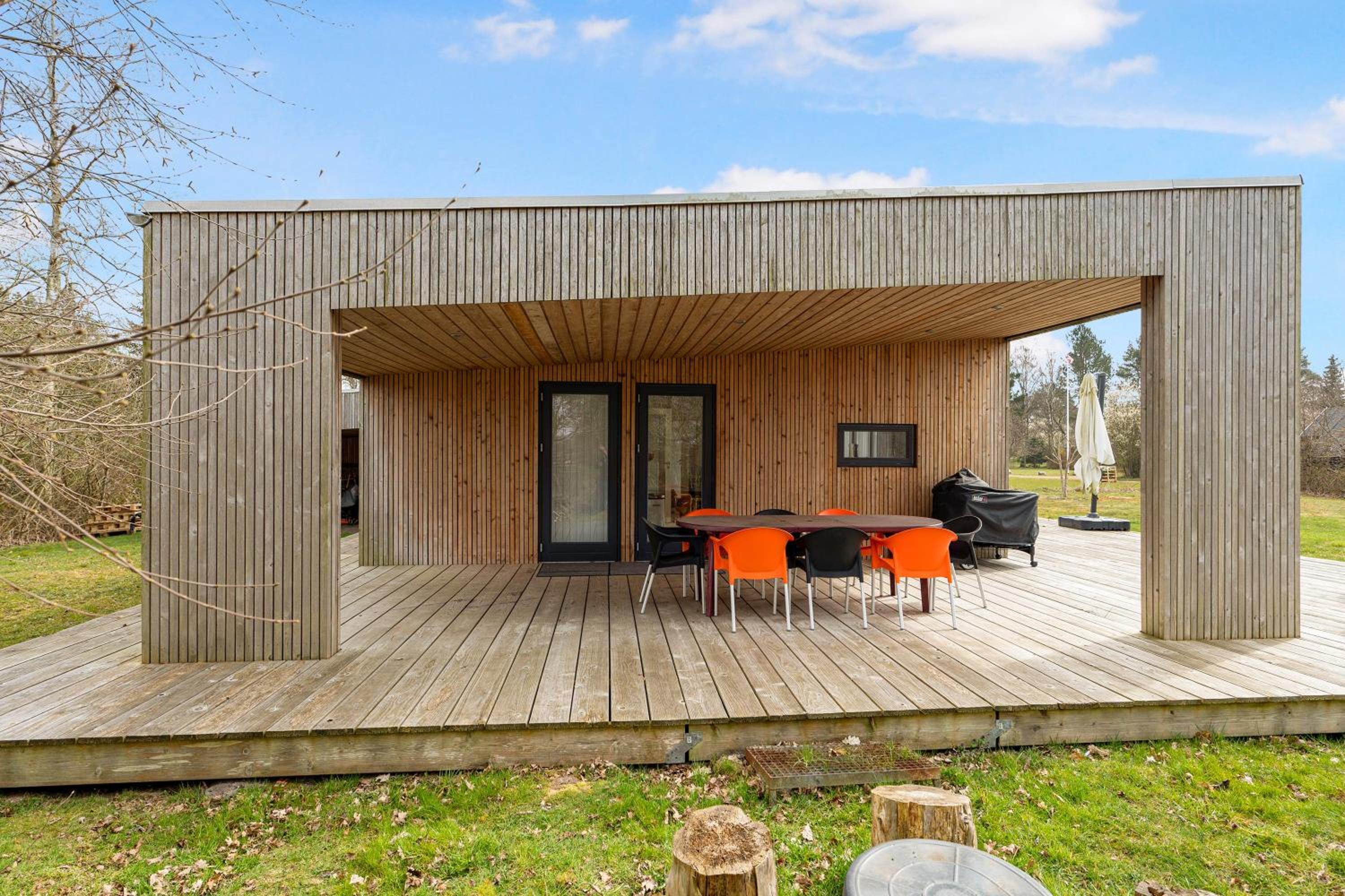 Flot Arkitekttegnet Feriehus Tæt På God Sandstrand