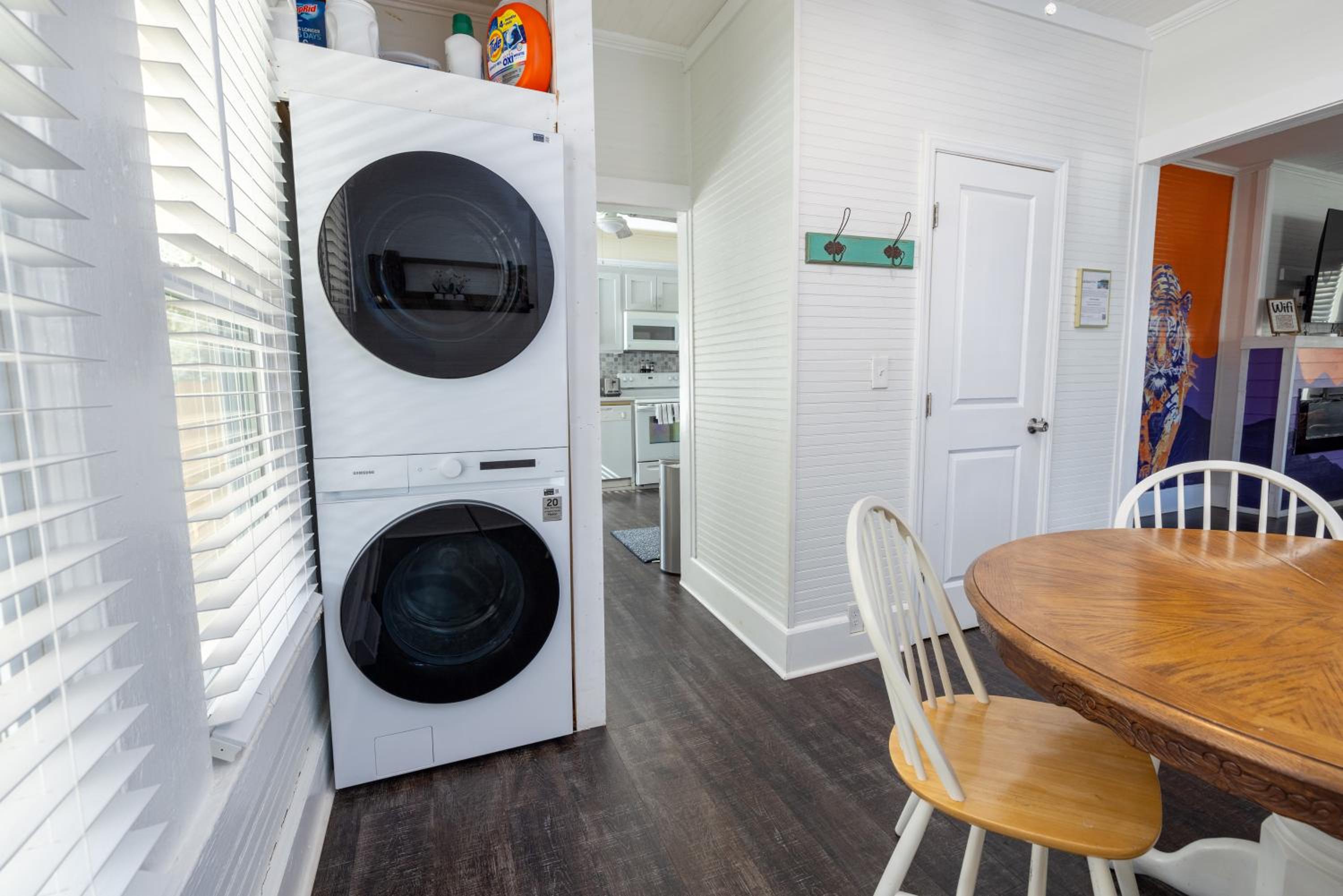Cozy Downtown Seneca Bungalow