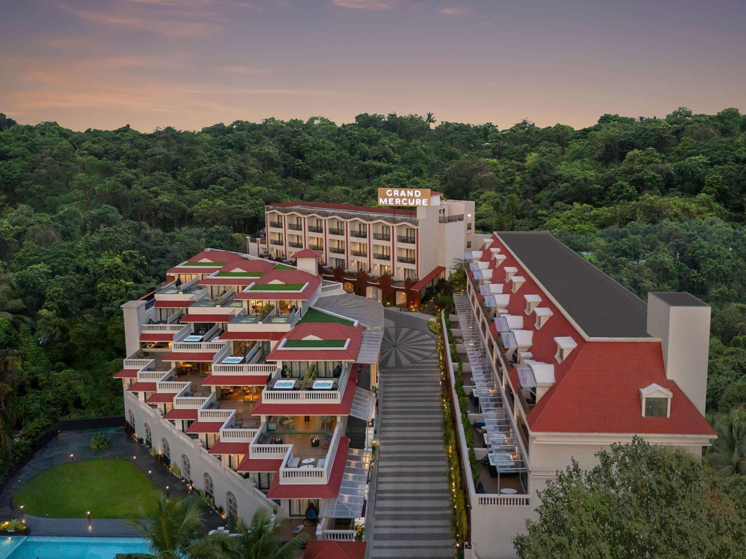Hotel Grand Mercure Goa Candolim - Image 1