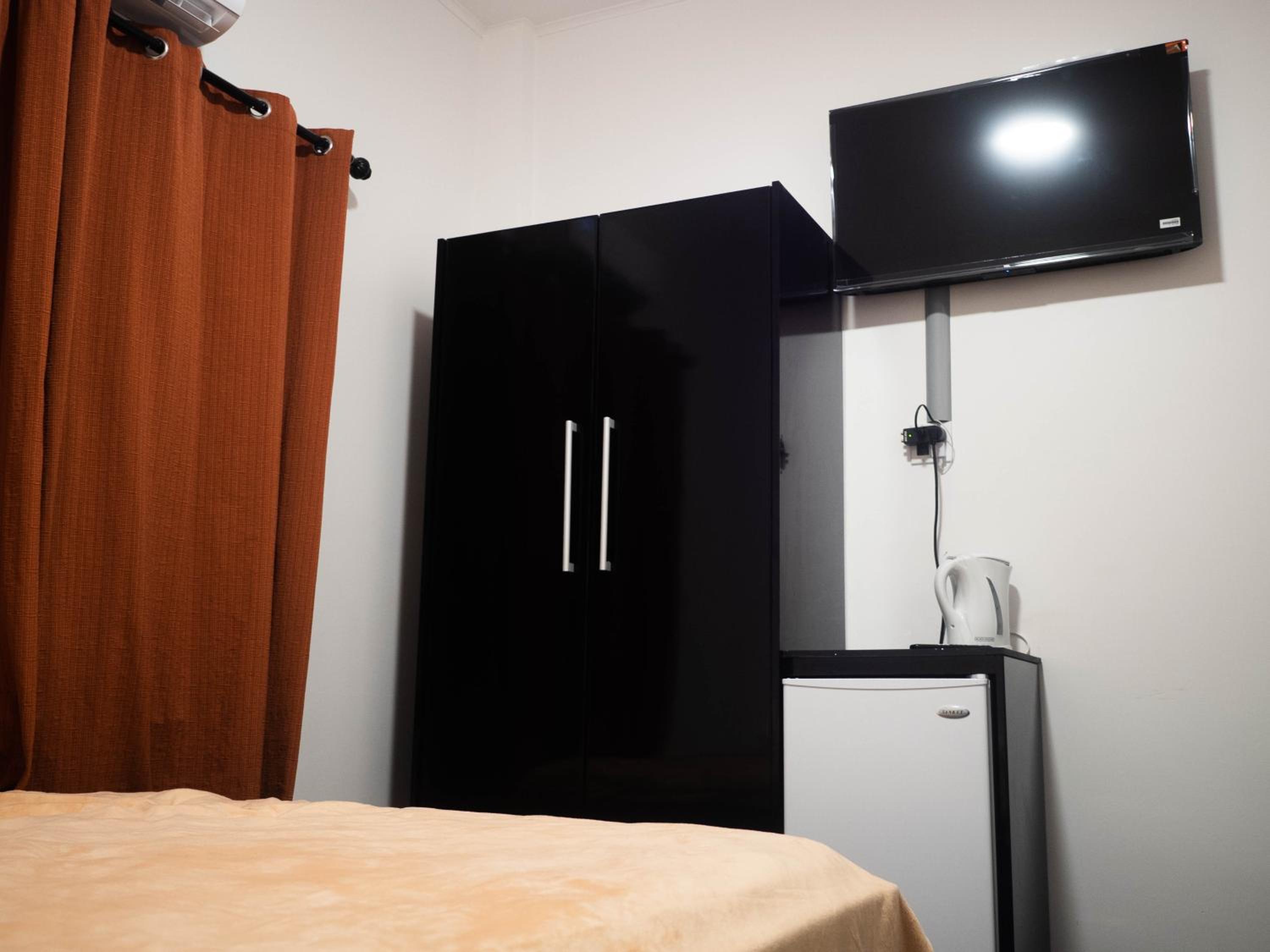 D's Studio Apartment view 4