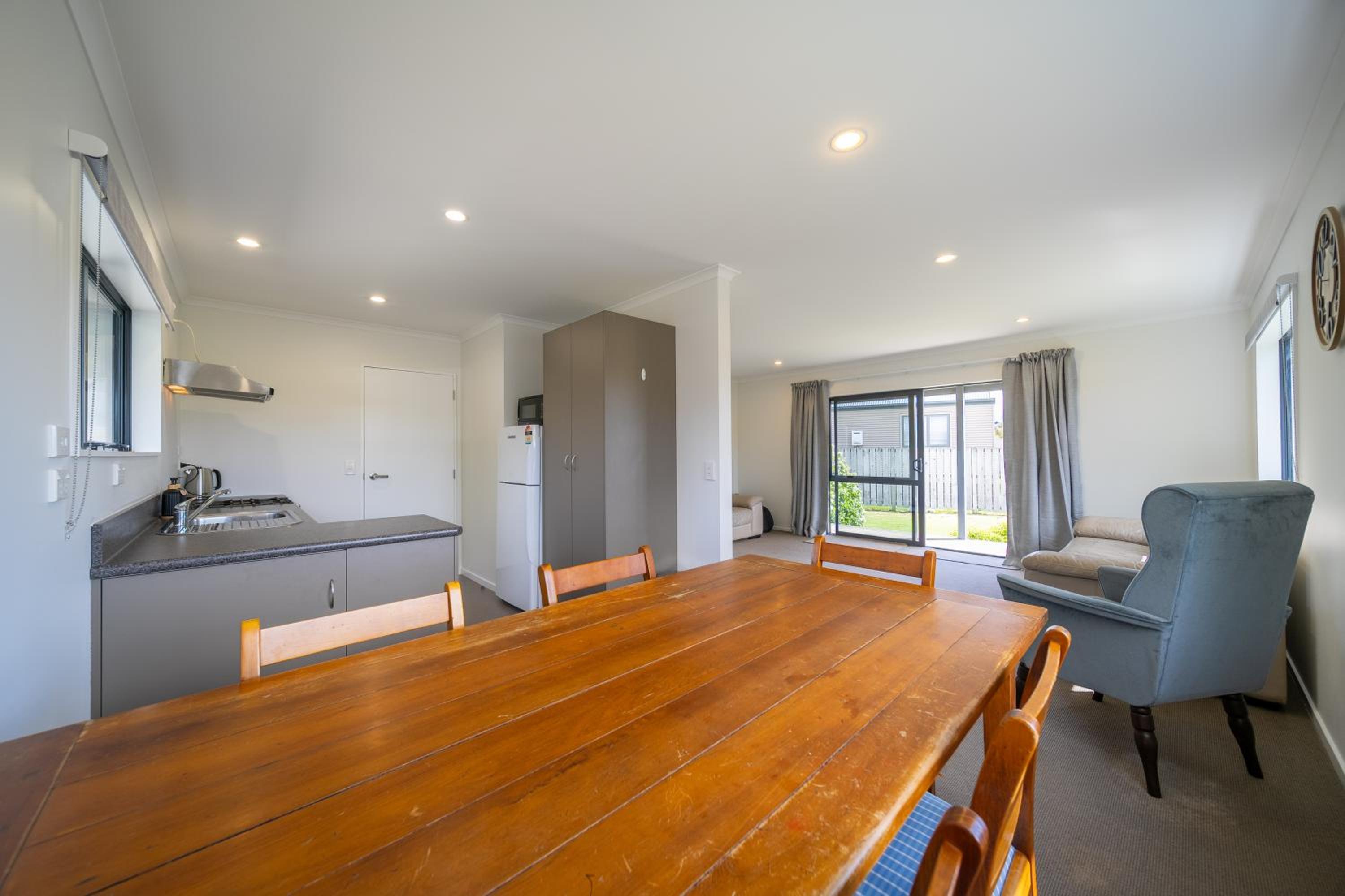 Cosy Lakeside - Manapouri Holiday Home view 2