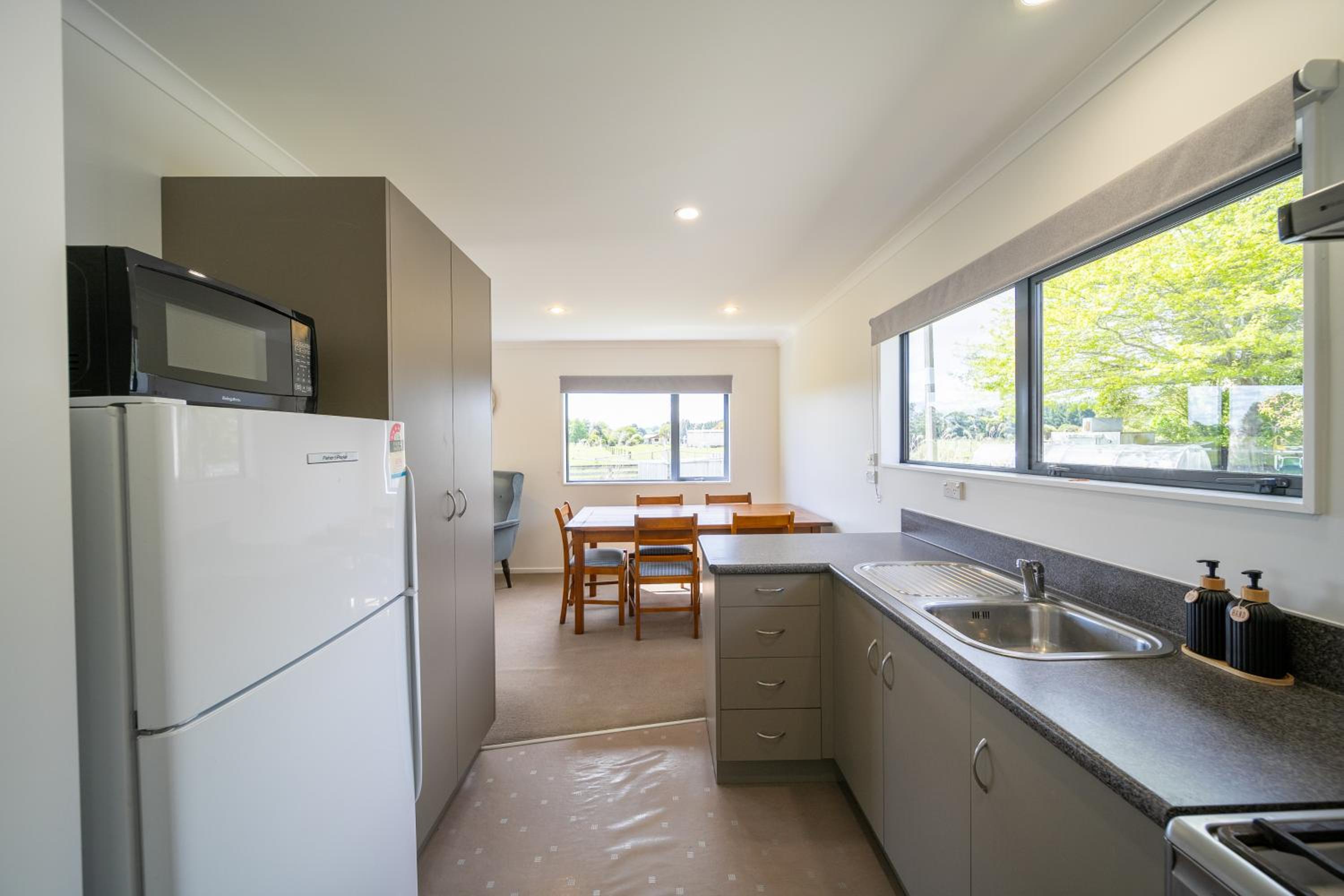 Cosy Lakeside - Manapouri Holiday Home view 5