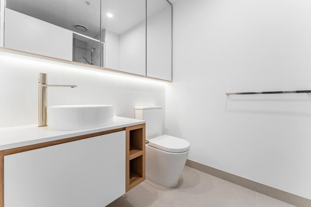 StayAU Spacious 2BR Stunning Sunset Views