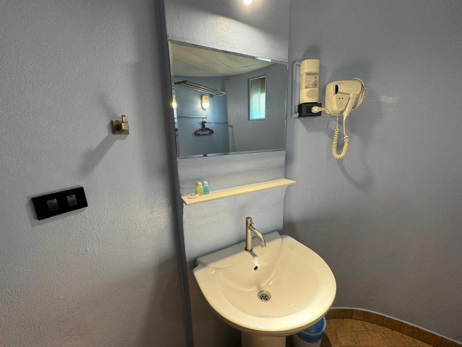 Koh Mak Buri Hut Natural Resort