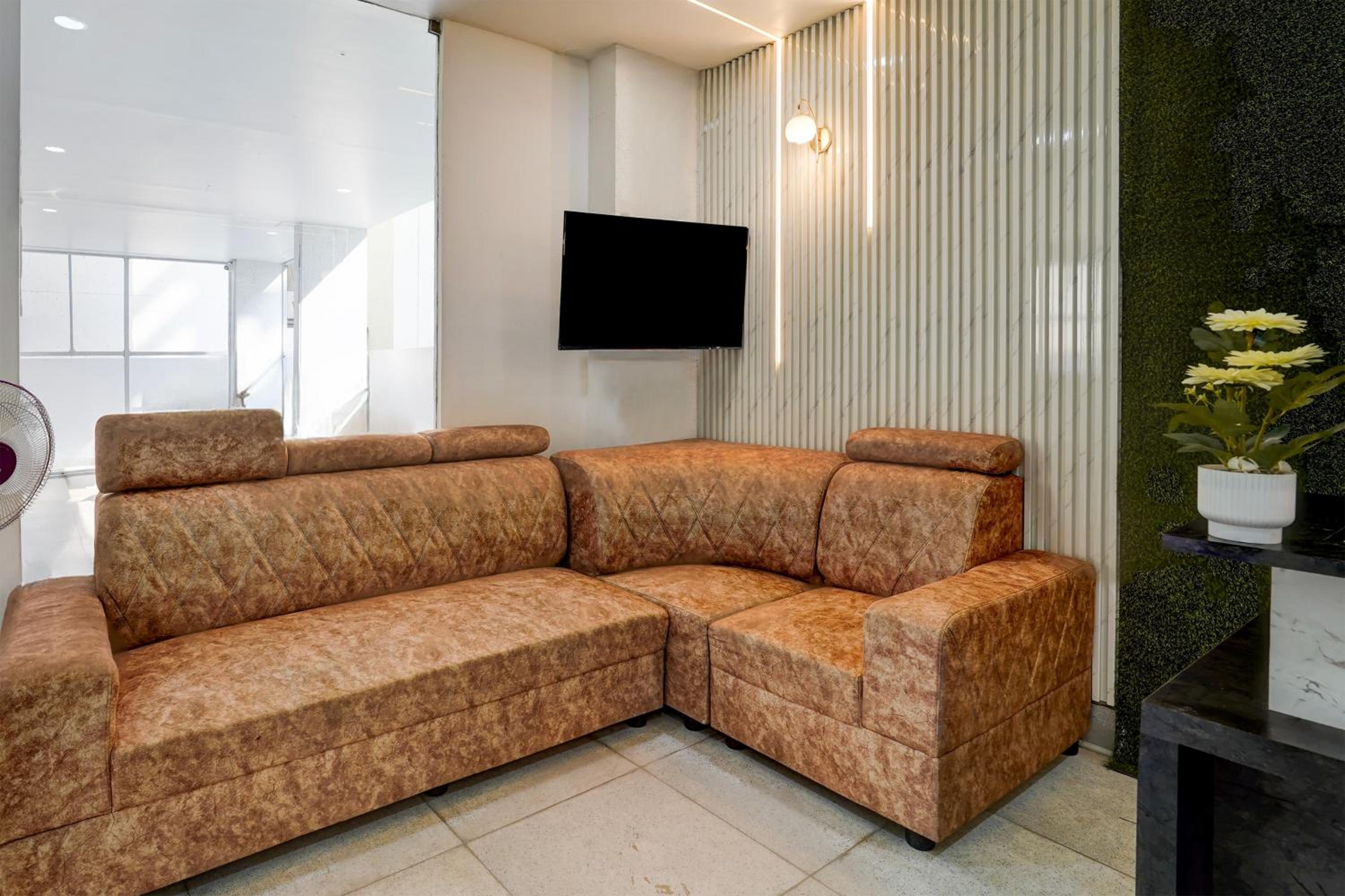 Hotel O ELITE VISTARA LUXURY ROOMS view 5
