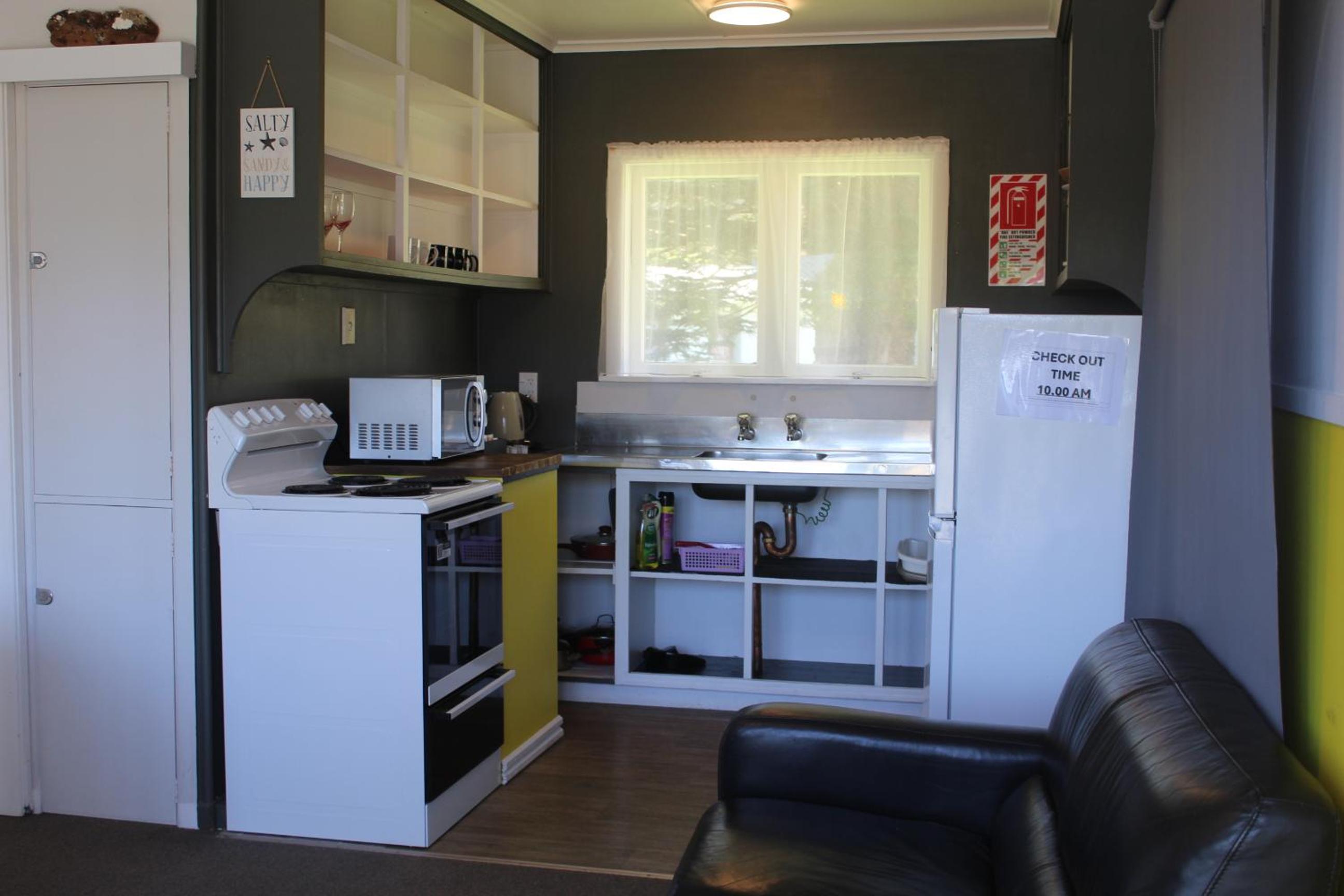 Waitangi Beach Unit A - Te Ti Beach Bach Paihia view 4