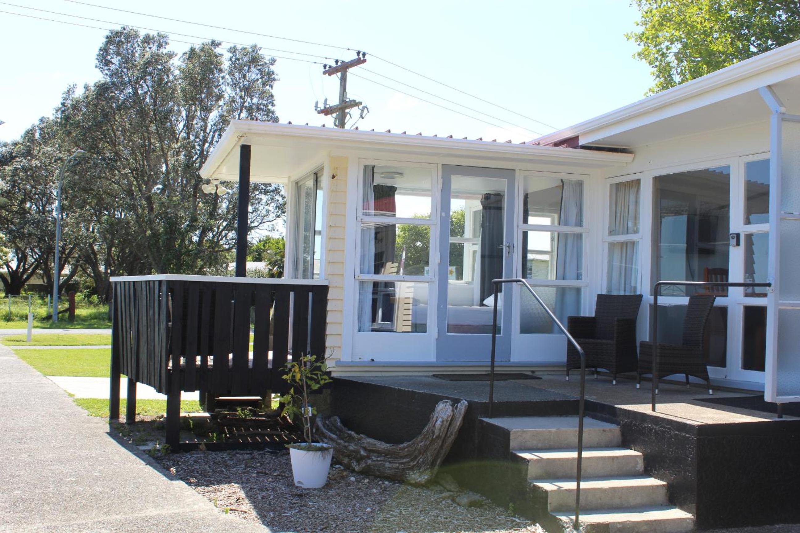Waitangi Beach Unit A - Te Ti Beach Bach Paihia view 3