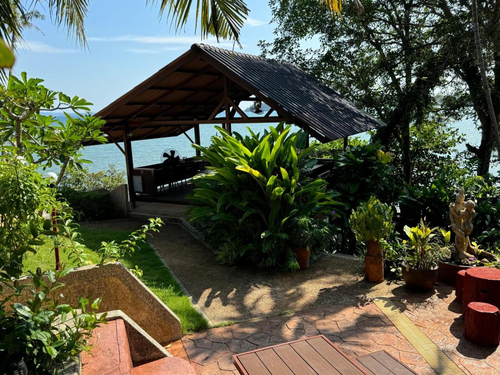 Koh Mak Buri Hut Natural Resort