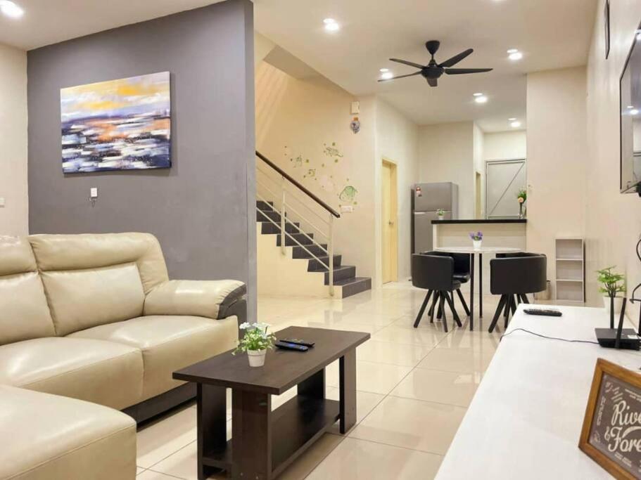 CozyHouse 4ROOM 3BATH ROOM 10PAX```SimpangAmpatTasek photo 1