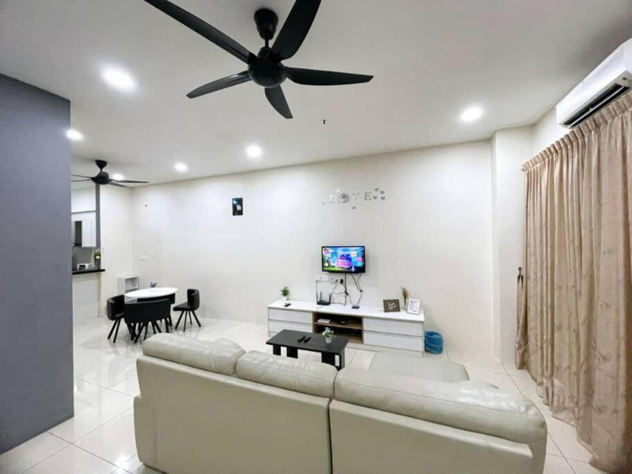 CozyHouse 4ROOM 3BATH ROOM 10PAX```SimpangAmpatTasek photo 8