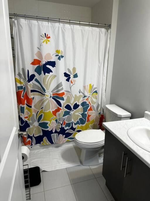 Cozy Whitby Retreat - 2 Bedroom Private Townhouse