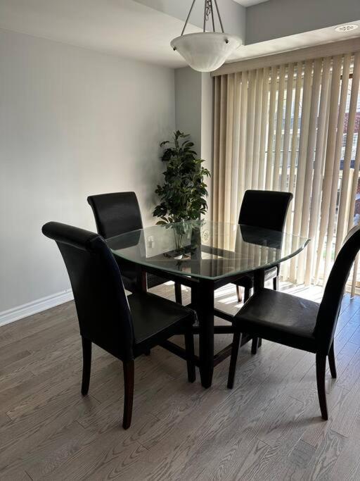 Cozy Whitby Retreat - 2 Bedroom Private Townhouse