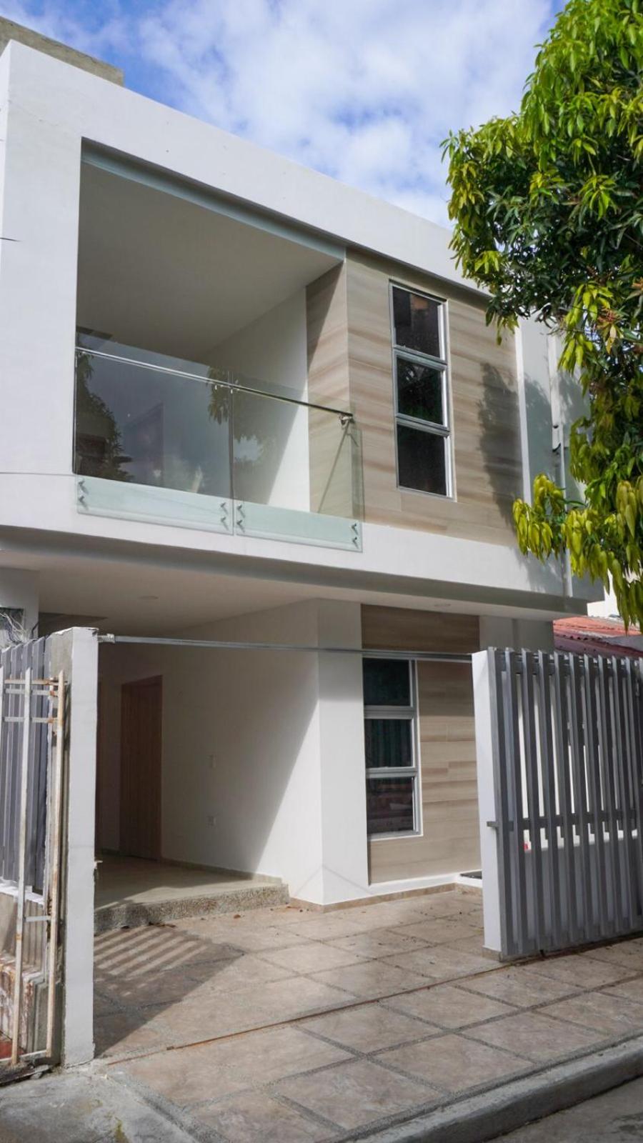 Esmeralda House