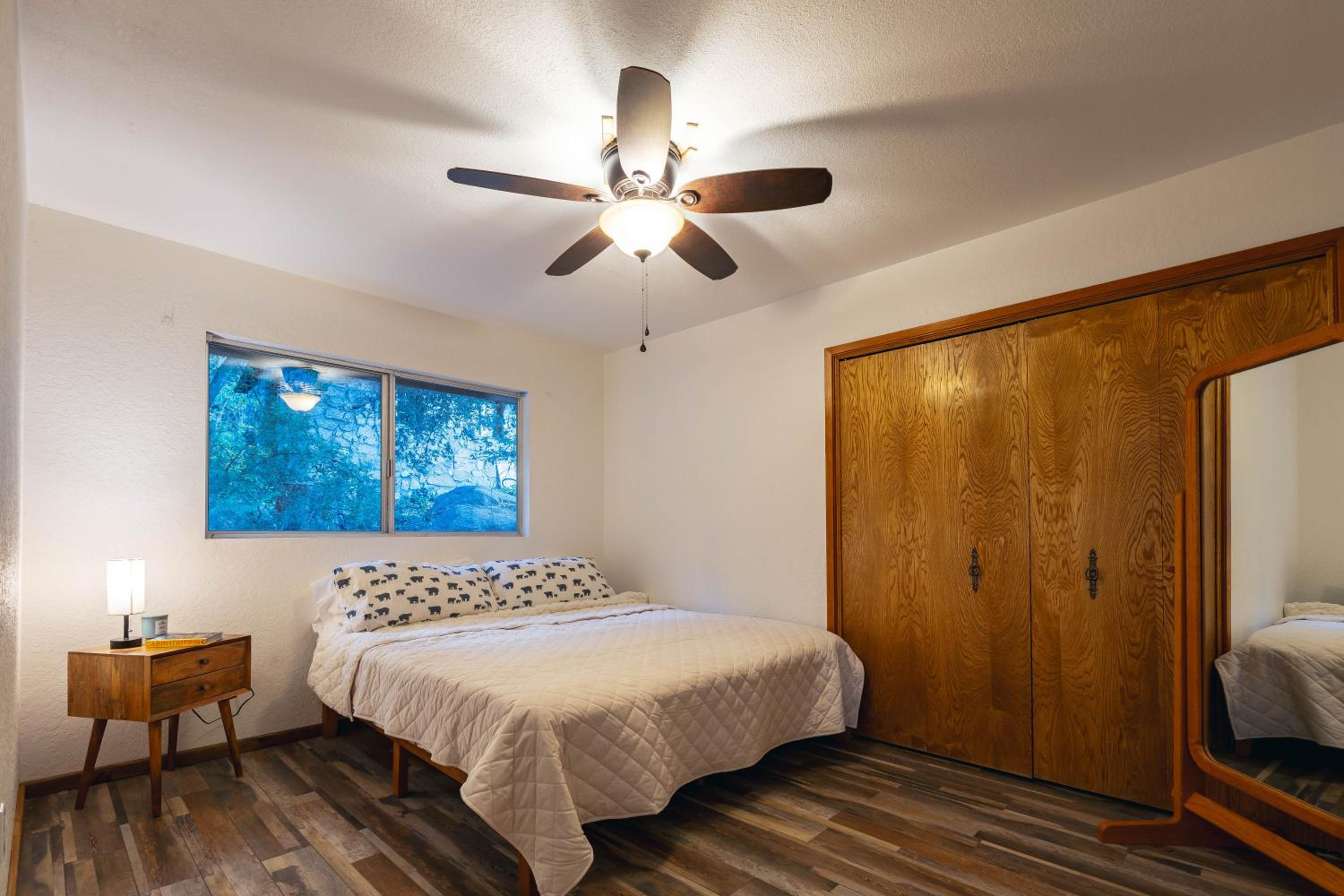 Winter Falls Cabin-Stunning Views view 5