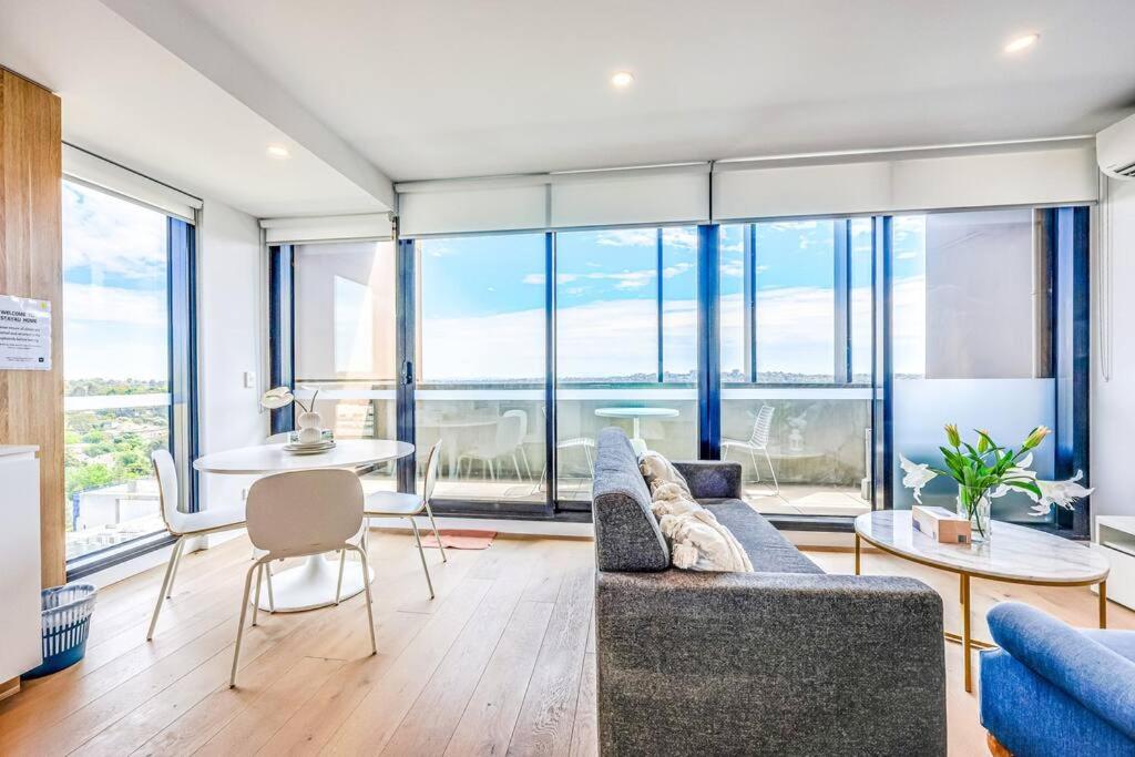 StayAU Bright Modern Box Hill in Prime Location