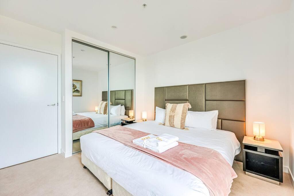 StayAU Bright Modern Box Hill in Prime Location