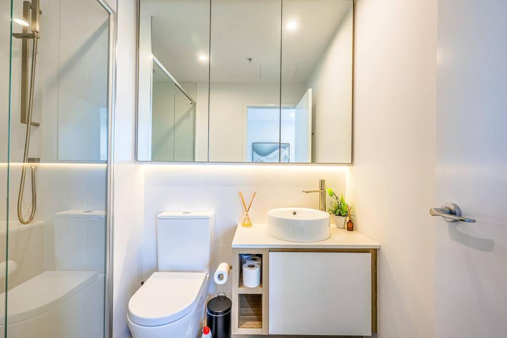 StayAU Bright Modern Box Hill in Prime Location