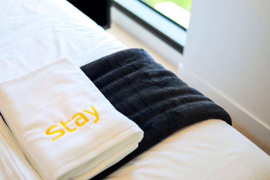 StayAU Bright Modern Box Hill in Prime Location
