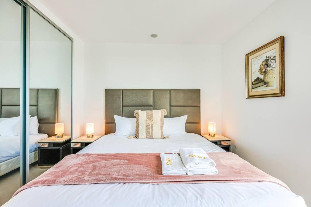 StayAU Bright Modern Box Hill in Prime Location