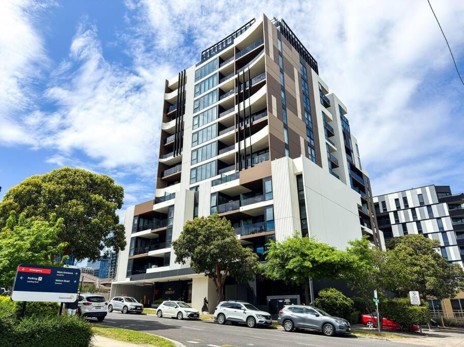 StayAU Bright Modern Box Hill in Prime Location