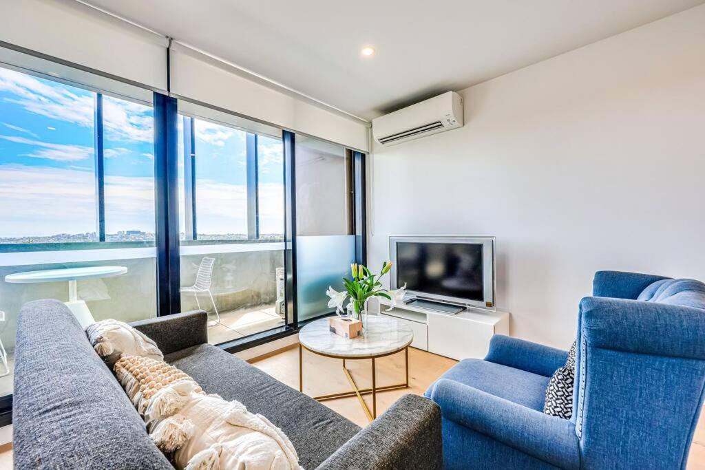 StayAU Bright Modern Box Hill in Prime Location