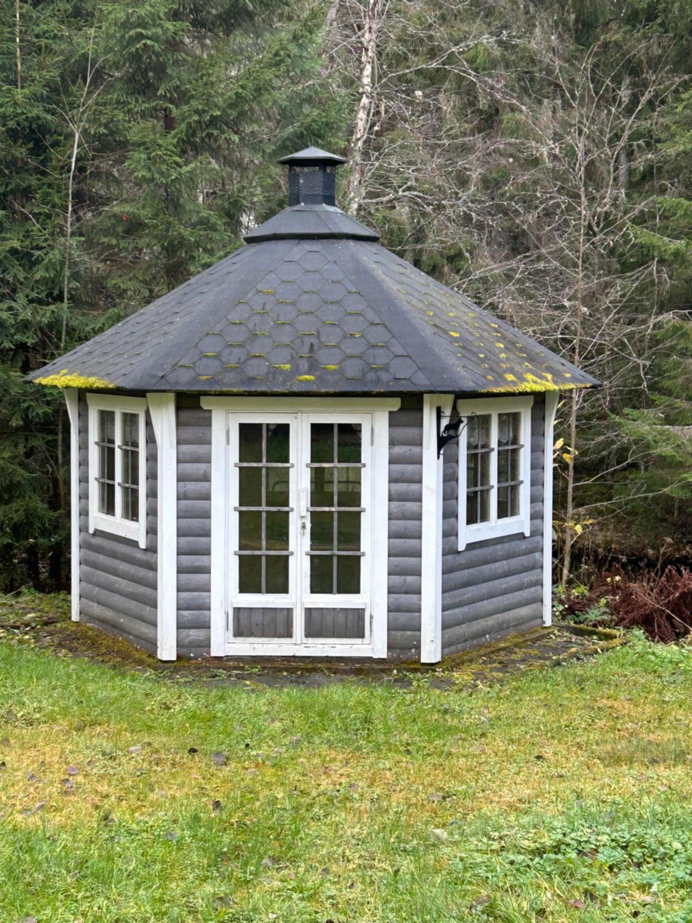 Maaseutumajoitus, Kukkasaari