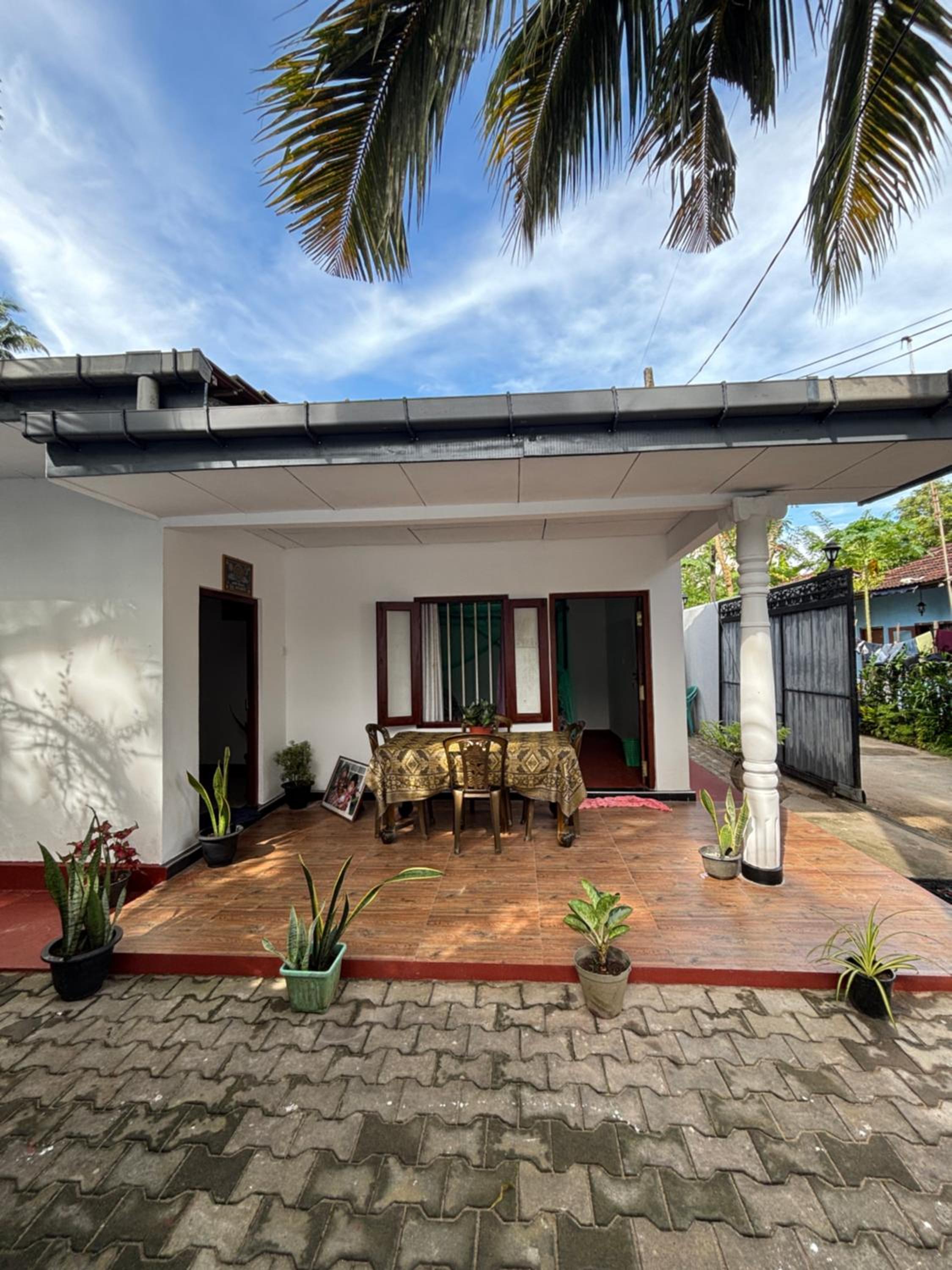 Uvindu Villa - Cozy By Midigama view 5