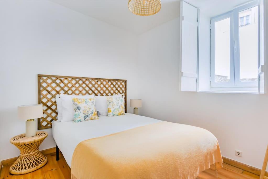 Santana Lisbon Stay | Walk to Metro & Downtown view 2
