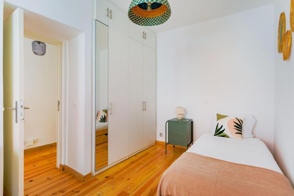 Santana Lisbon Stay | Walk to Metro & Downtown view 3