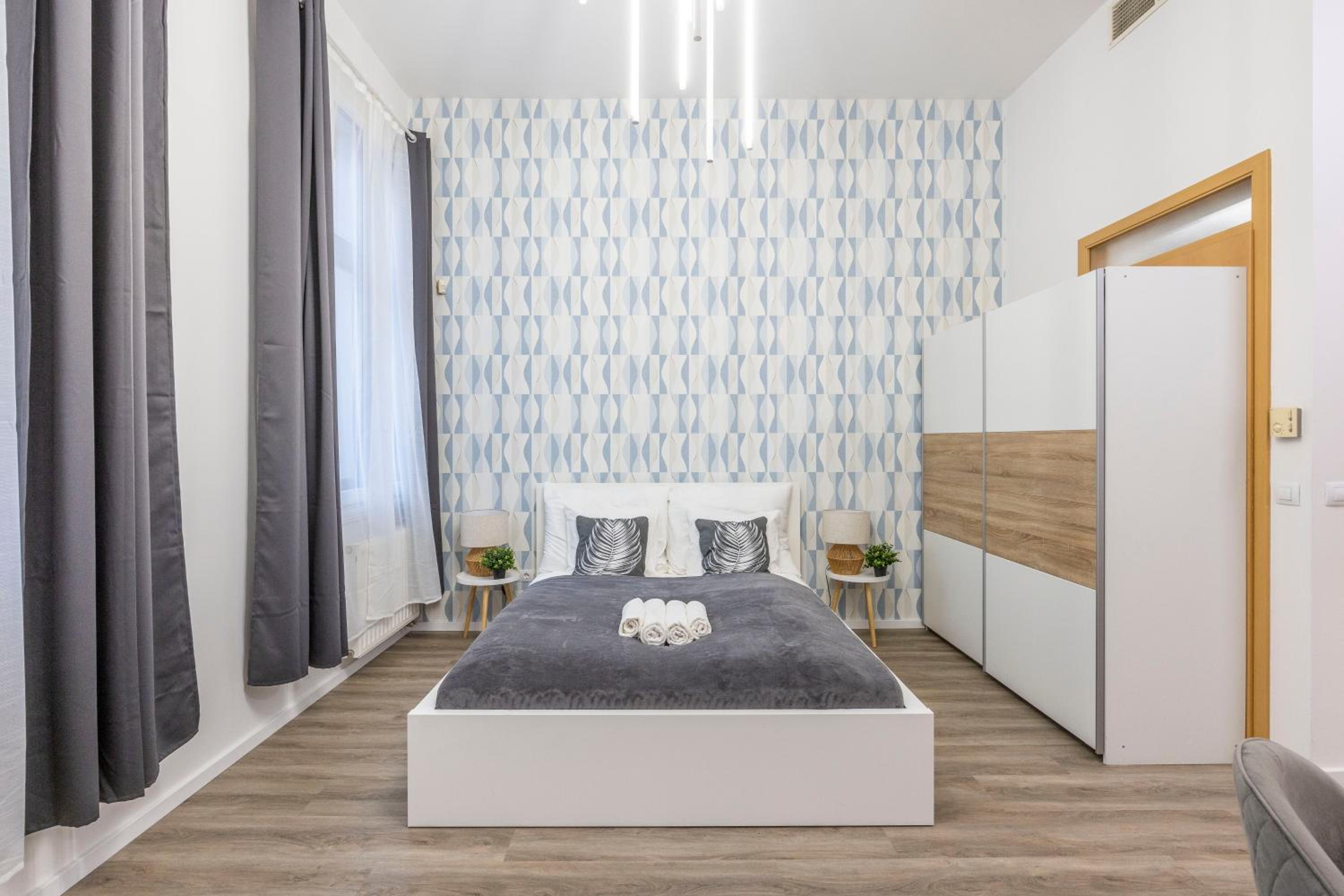 Charming City Center Suite w' 2 BEDRMS in The Gozsdu Garden view 4