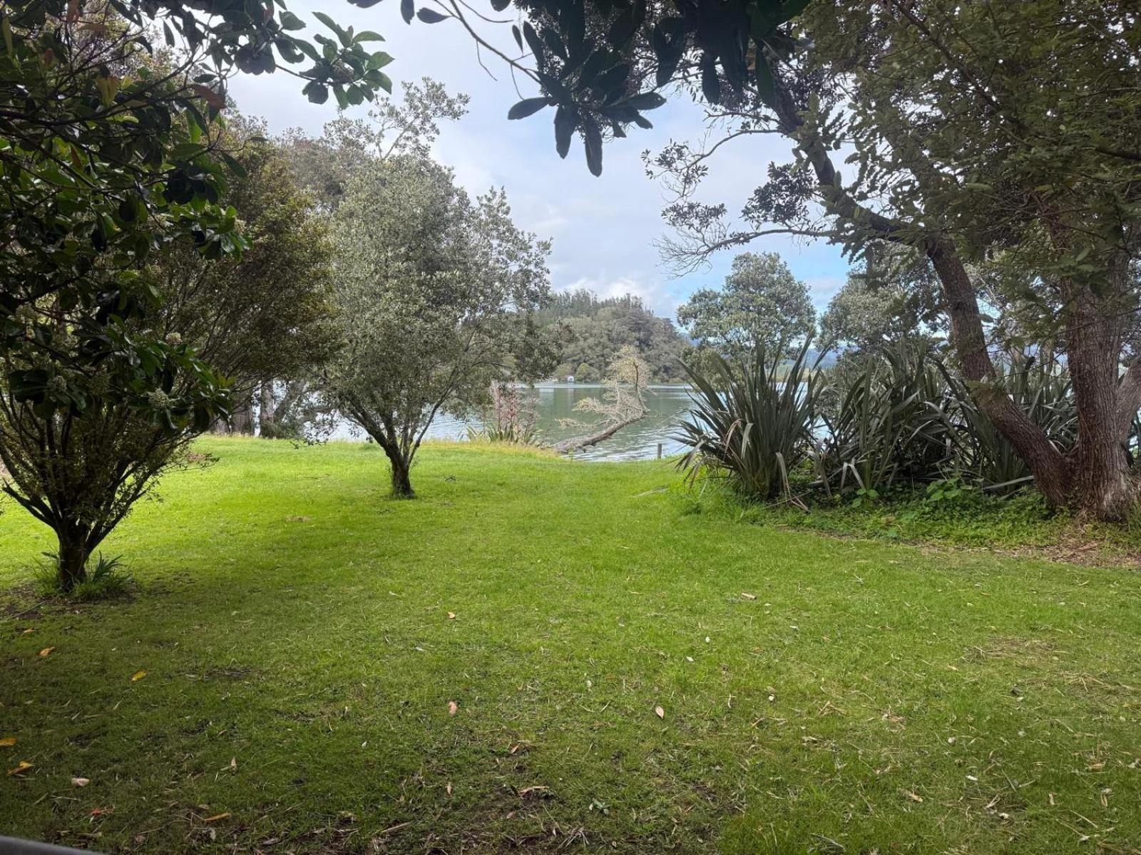 Whitianga Riverfront Cottage